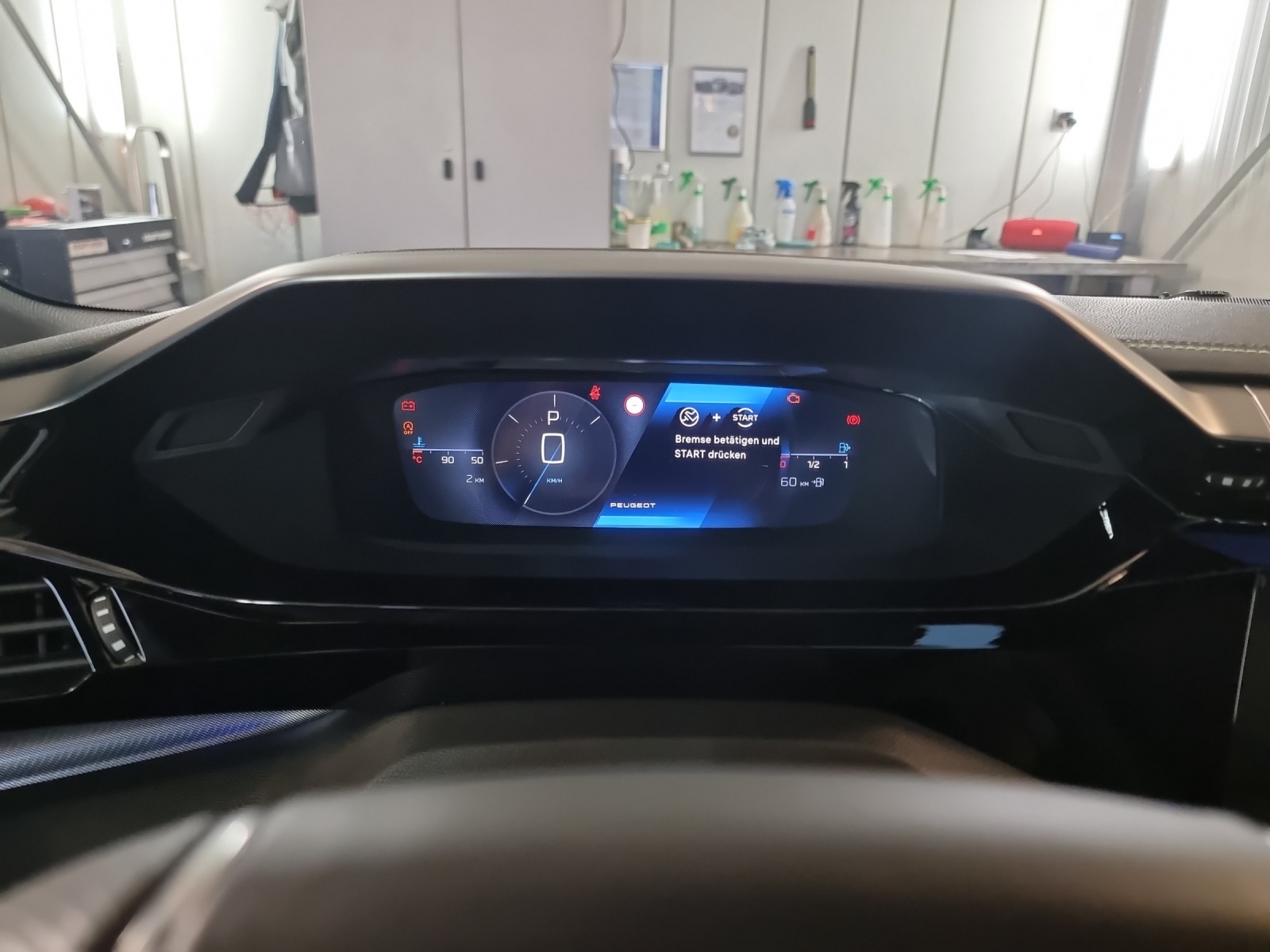 PEUGEOT 408 1.2 PT GT EAT8-image-18