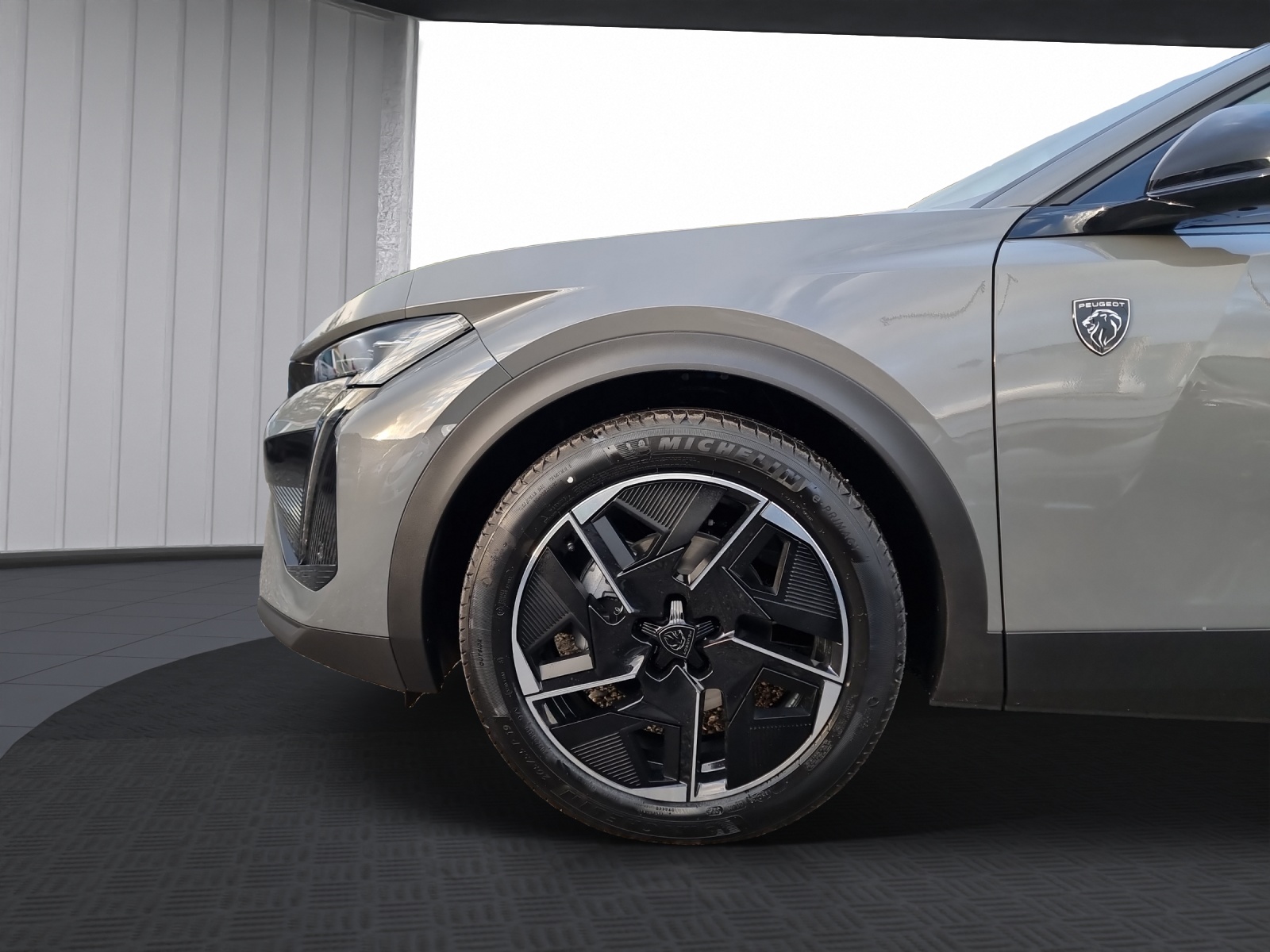 PEUGEOT 408 1.2 PT GT EAT8-image-13