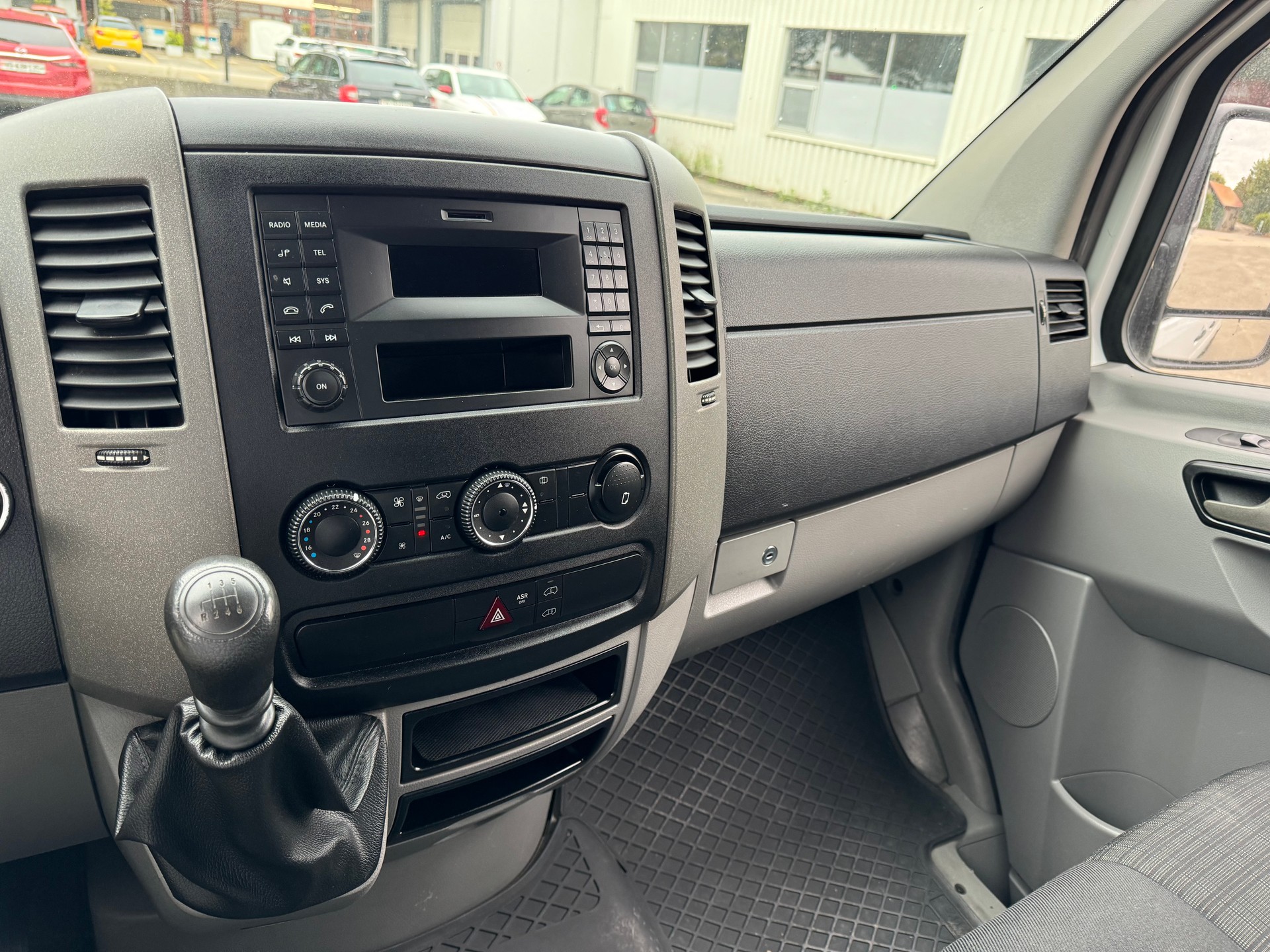 MERCEDES-BENZ Sprinter 314 CDI Extralang-image-8