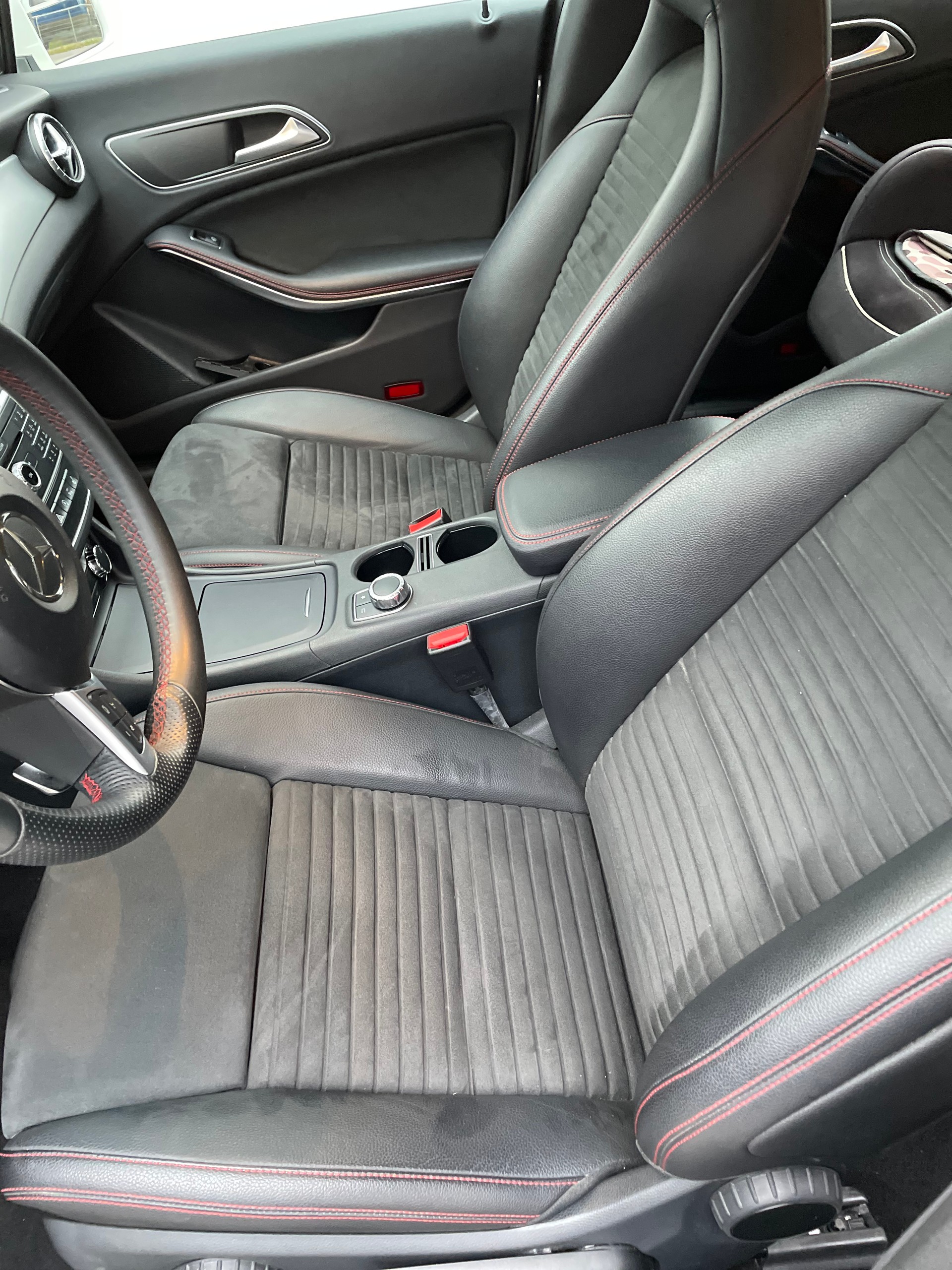MERCEDES-BENZ CLA Shooting Brake 200 CDI AMG Line 4Matic 7G-DCT-image-8