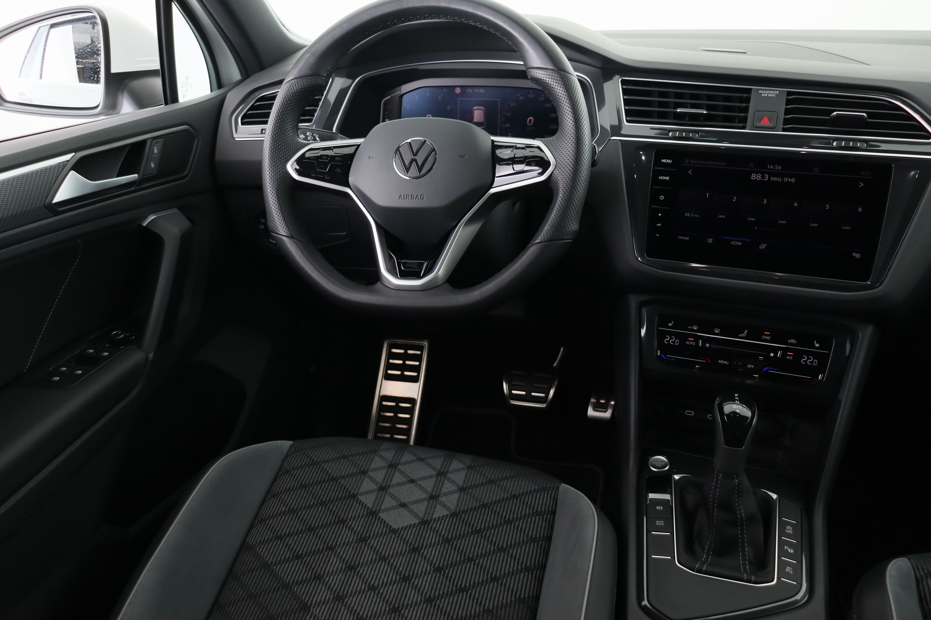 VW Tiguan 1.5TSI Evo R-Line 75 Edition DSG-image-13