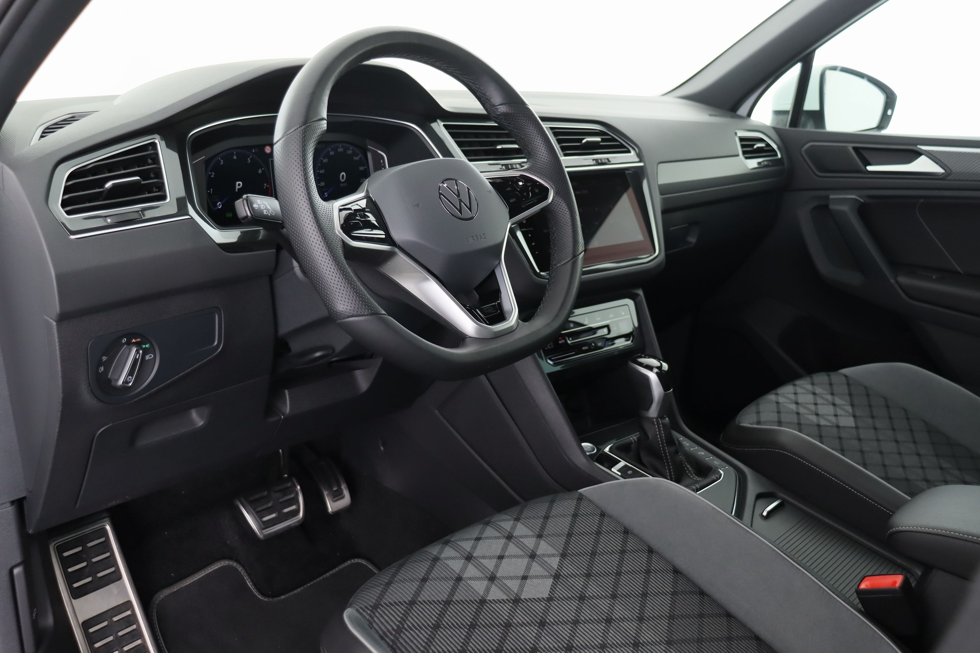 VW Tiguan 1.5TSI Evo R-Line 75 Edition DSG-image-12