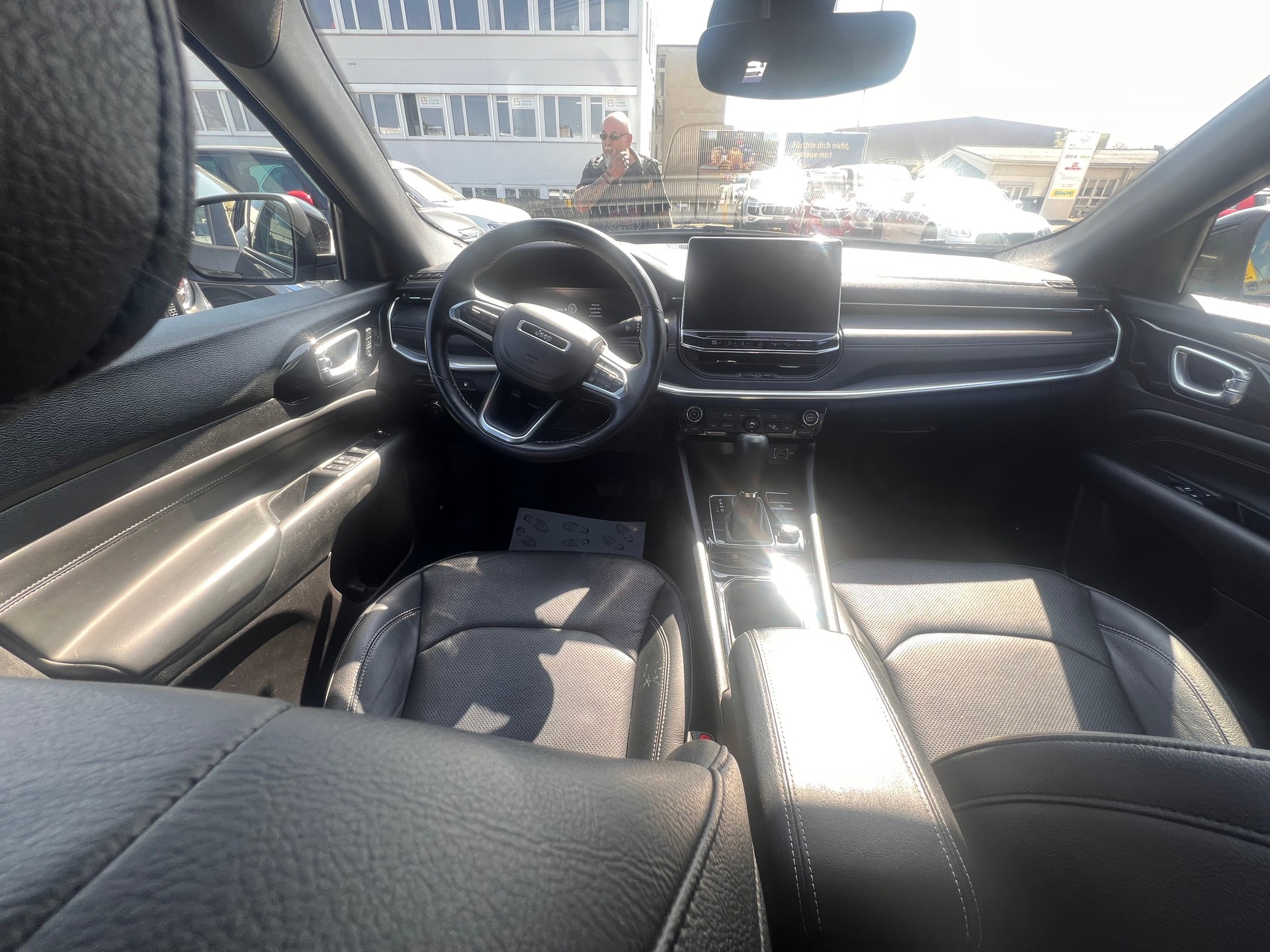 JEEP Compass 1.3 T PHEV S AWD-image-8