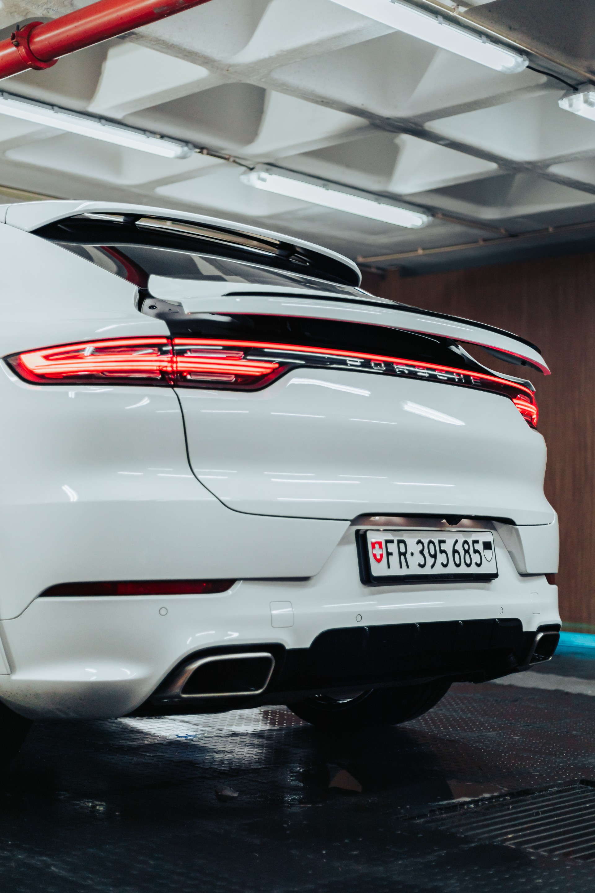 PORSCHE Cayenne Coupé-image-17