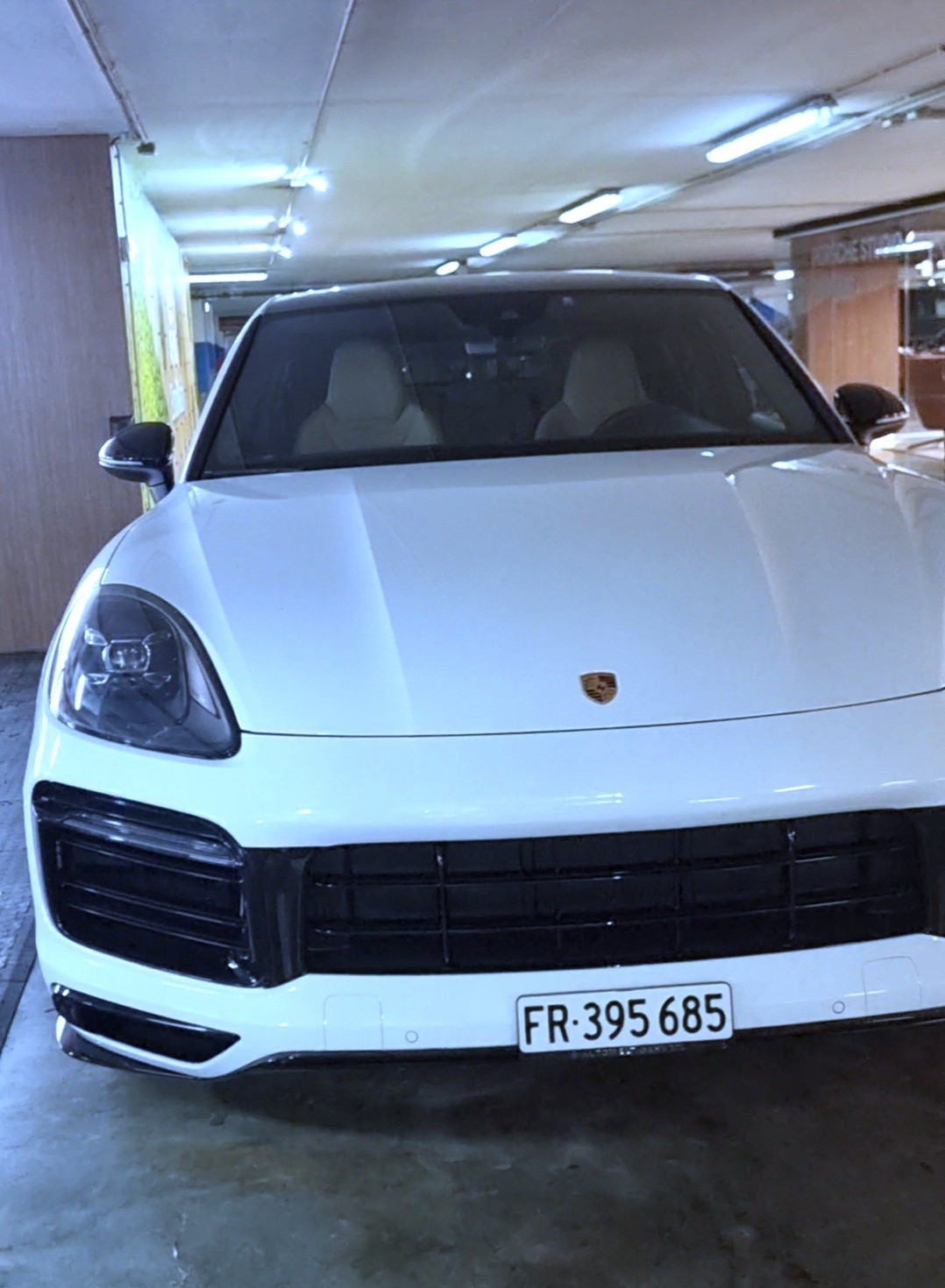 PORSCHE Cayenne Coupé-image-9