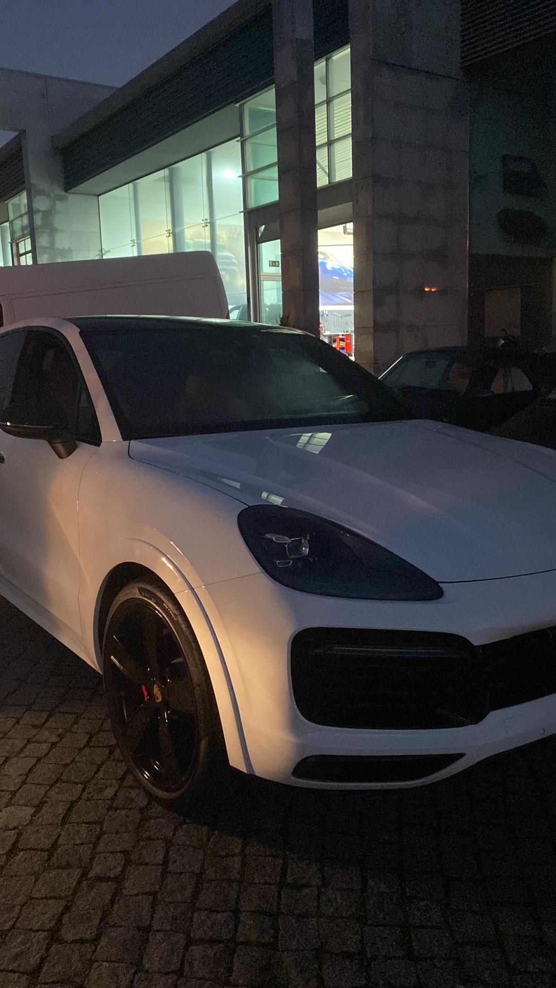 PORSCHE Cayenne Coupé-image-16