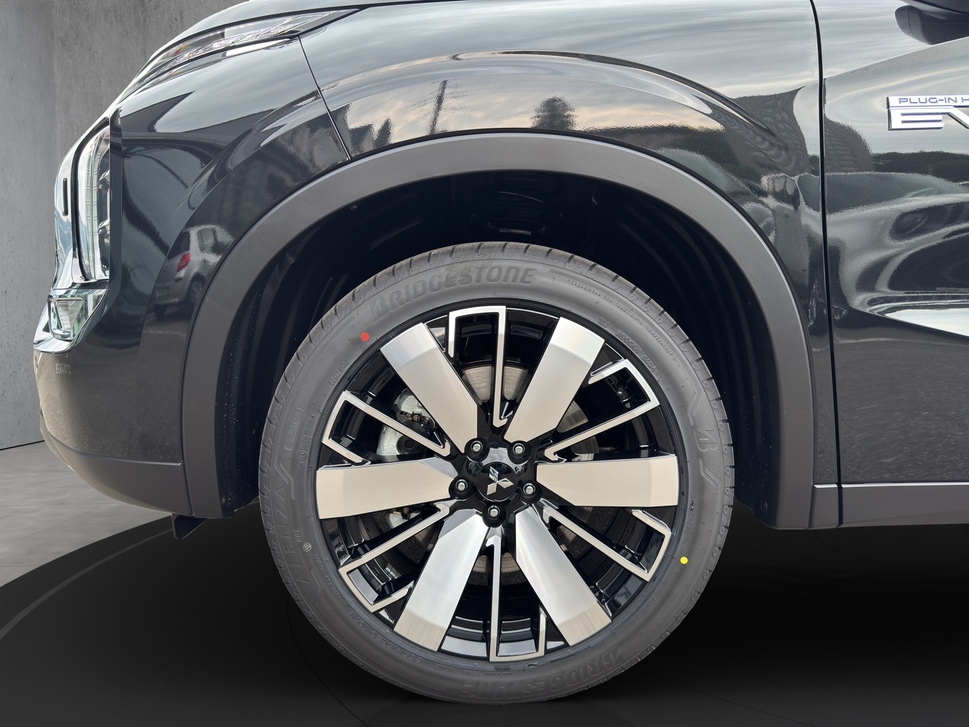 MITSUBISHI OUTLANDER 2.4 PHEV Intense 4x4-image-13
