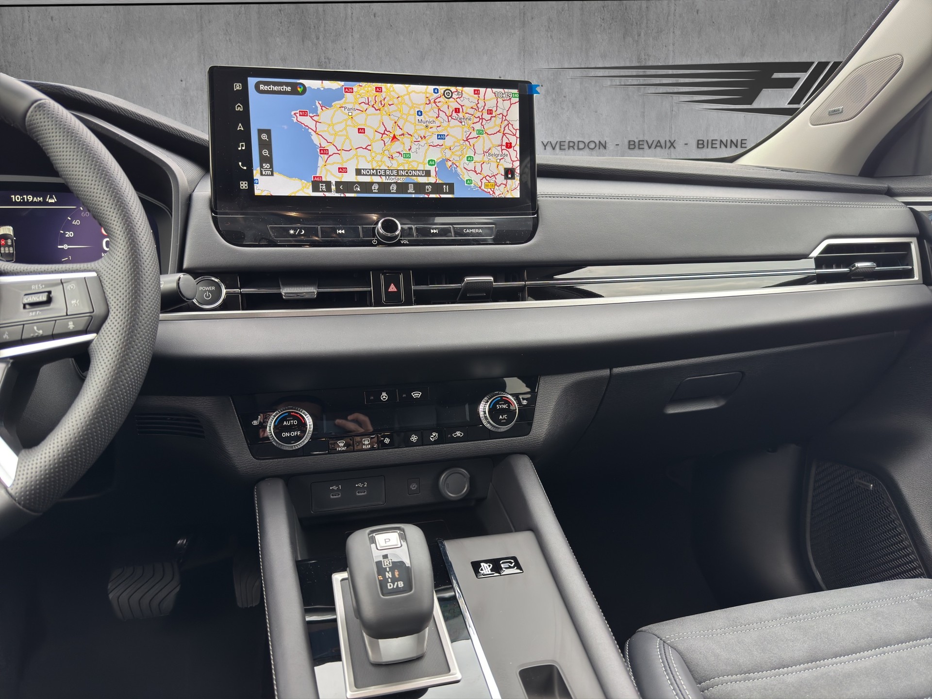 MITSUBISHI OUTLANDER 2.4 PHEV Intense 4x4-image-9