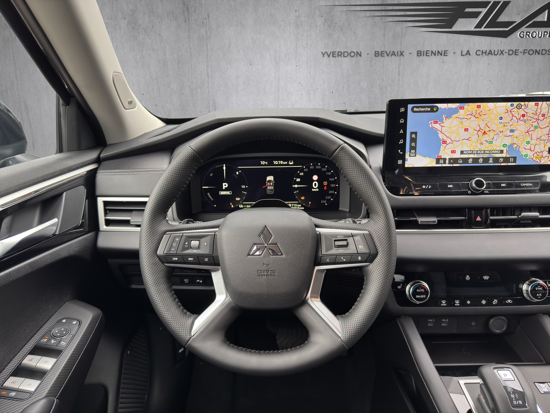 MITSUBISHI OUTLANDER 2.4 PHEV Intense 4x4-image-7