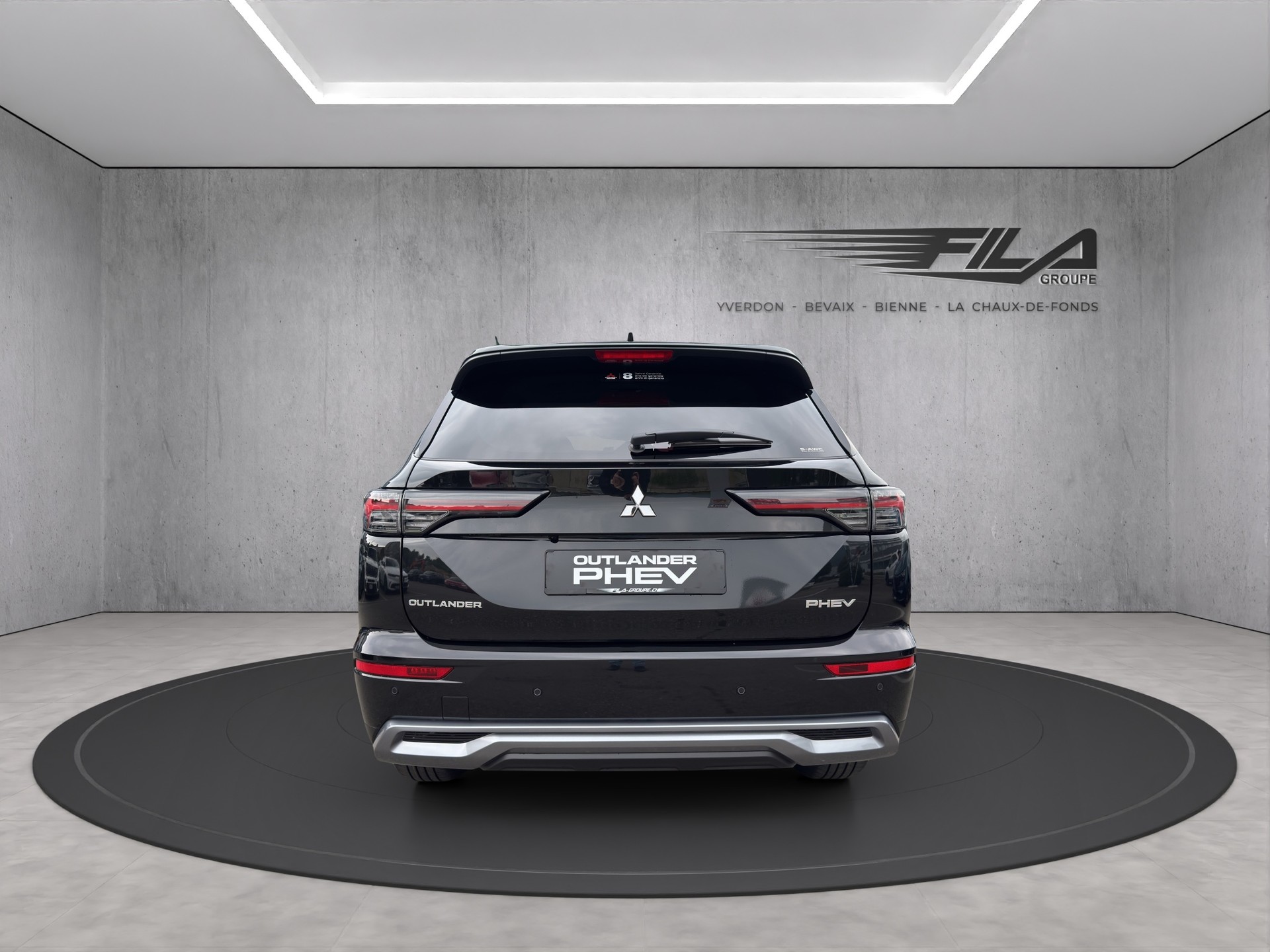 MITSUBISHI OUTLANDER 2.4 PHEV Intense 4x4-image-3