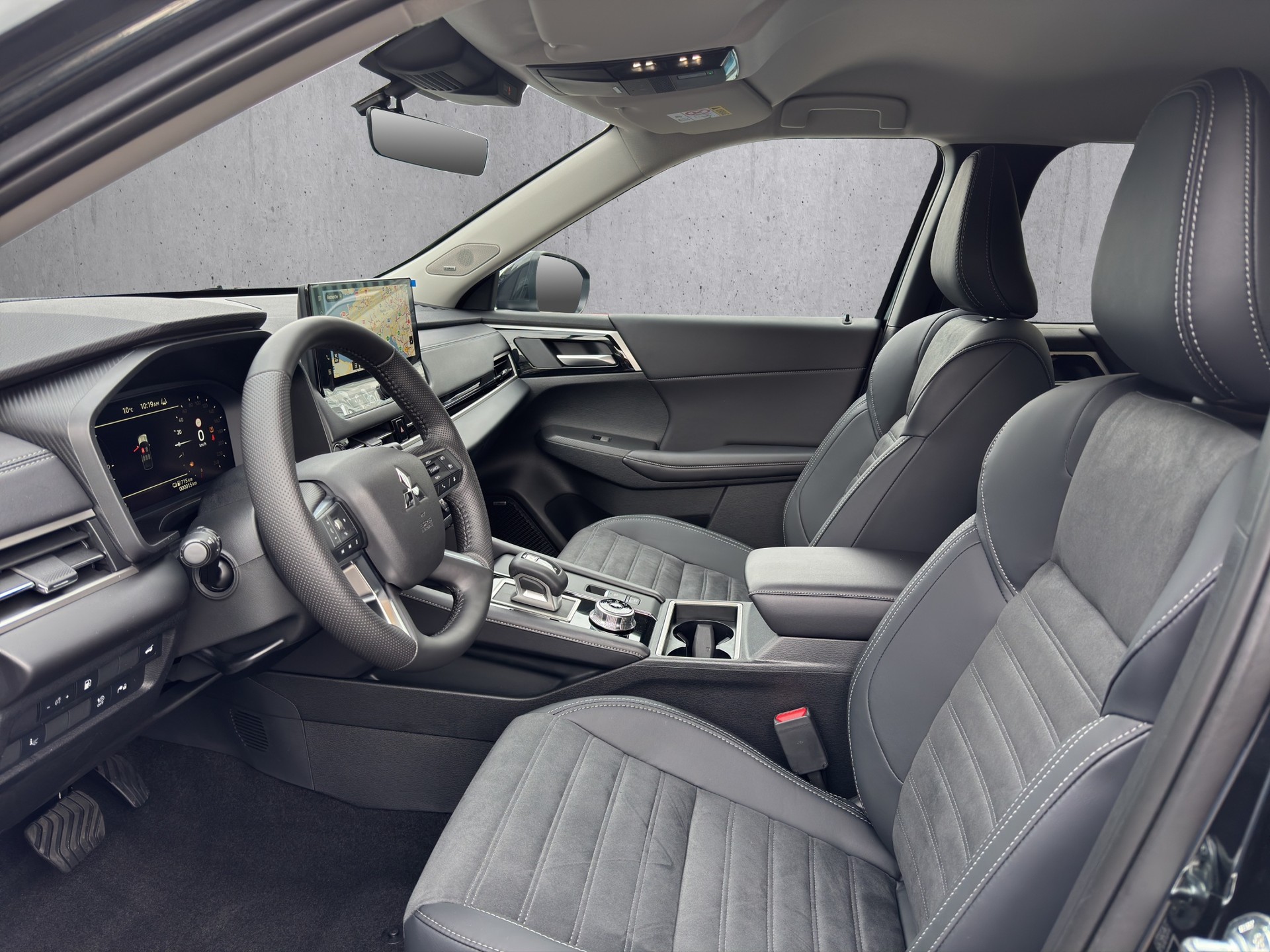 MITSUBISHI OUTLANDER 2.4 PHEV Intense 4x4-image-6