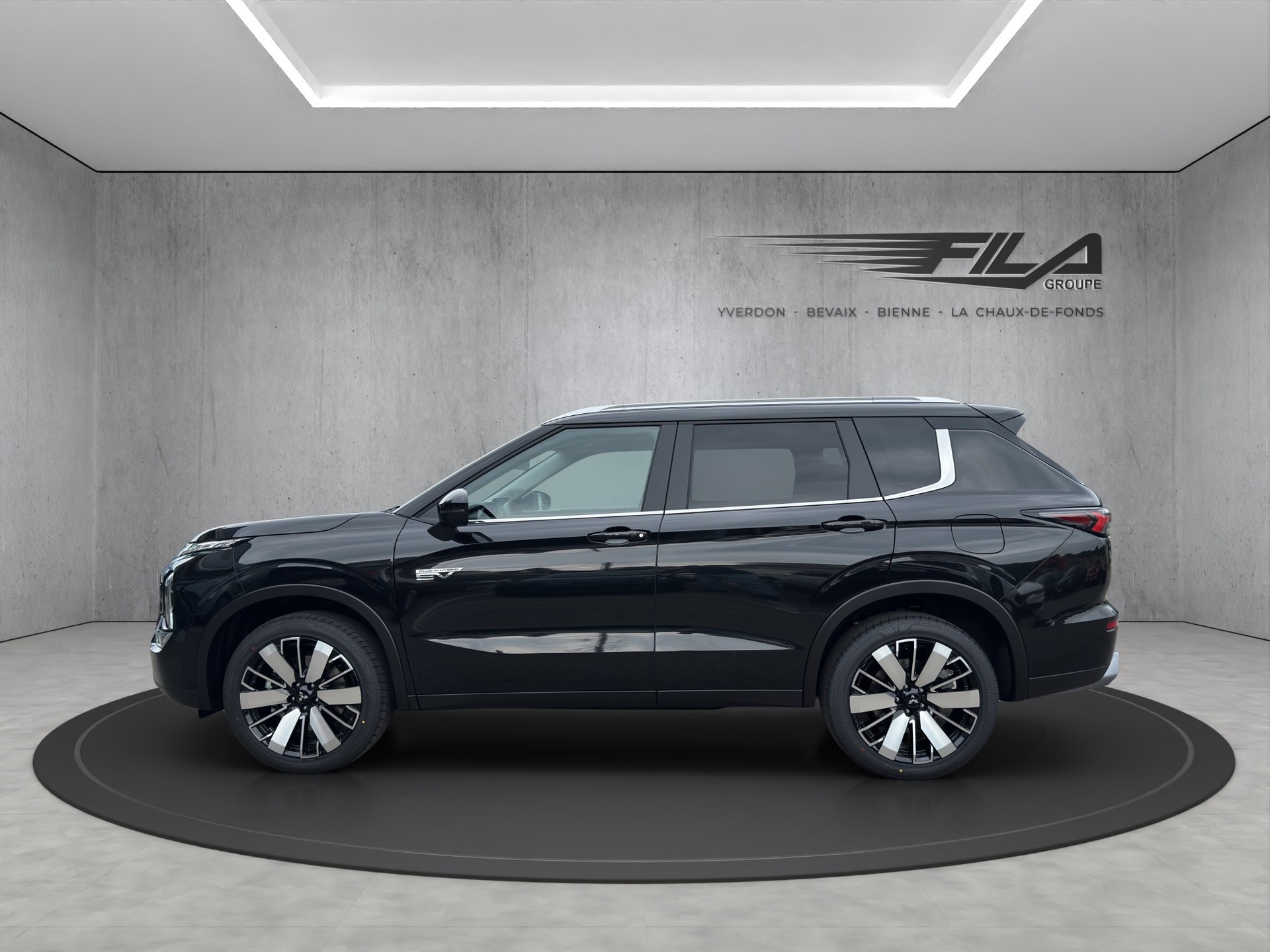 MITSUBISHI OUTLANDER 2.4 PHEV Intense 4x4-image-2