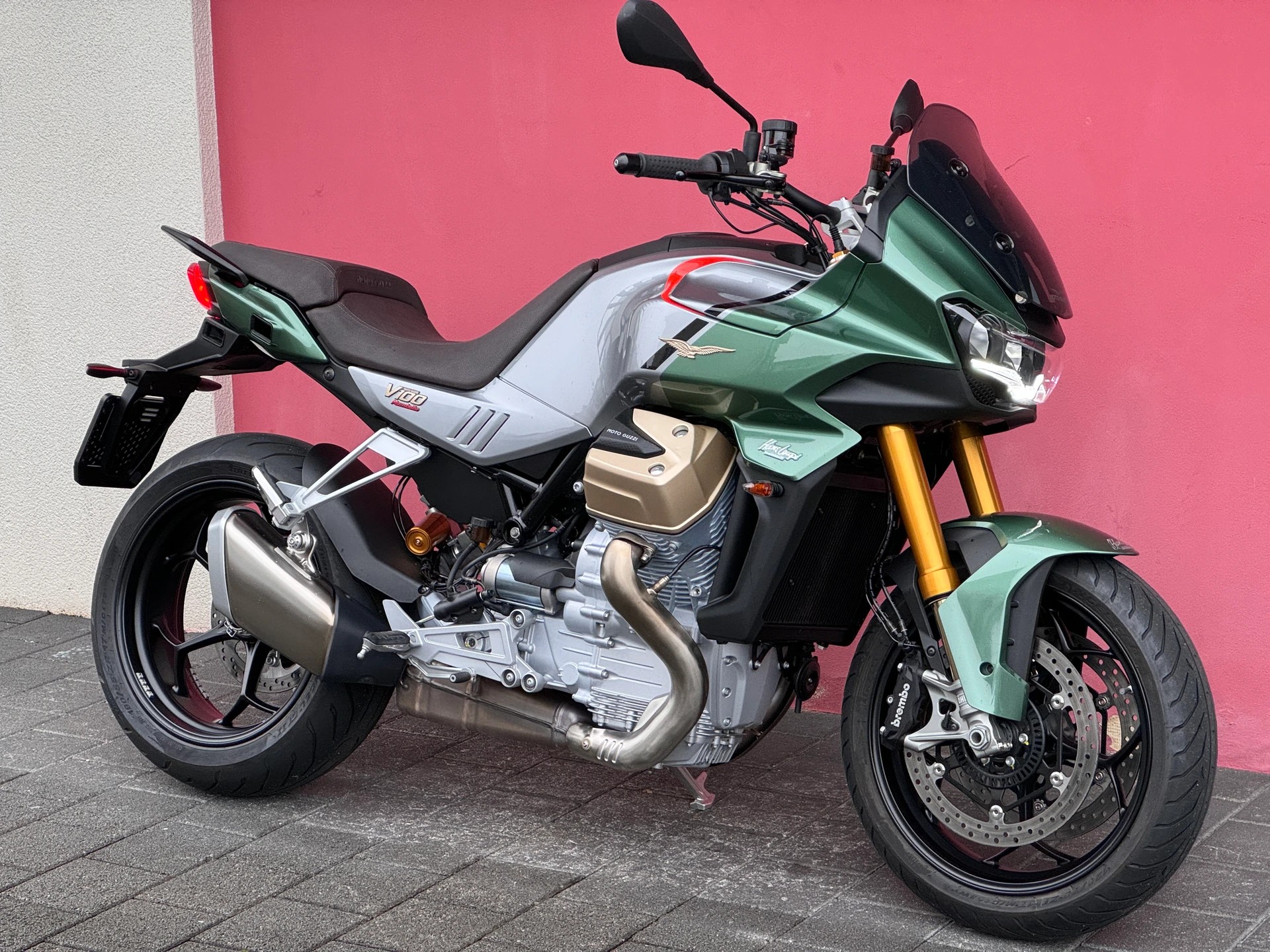 MOTO GUZZI V100 Mandello S-showroom-element-3