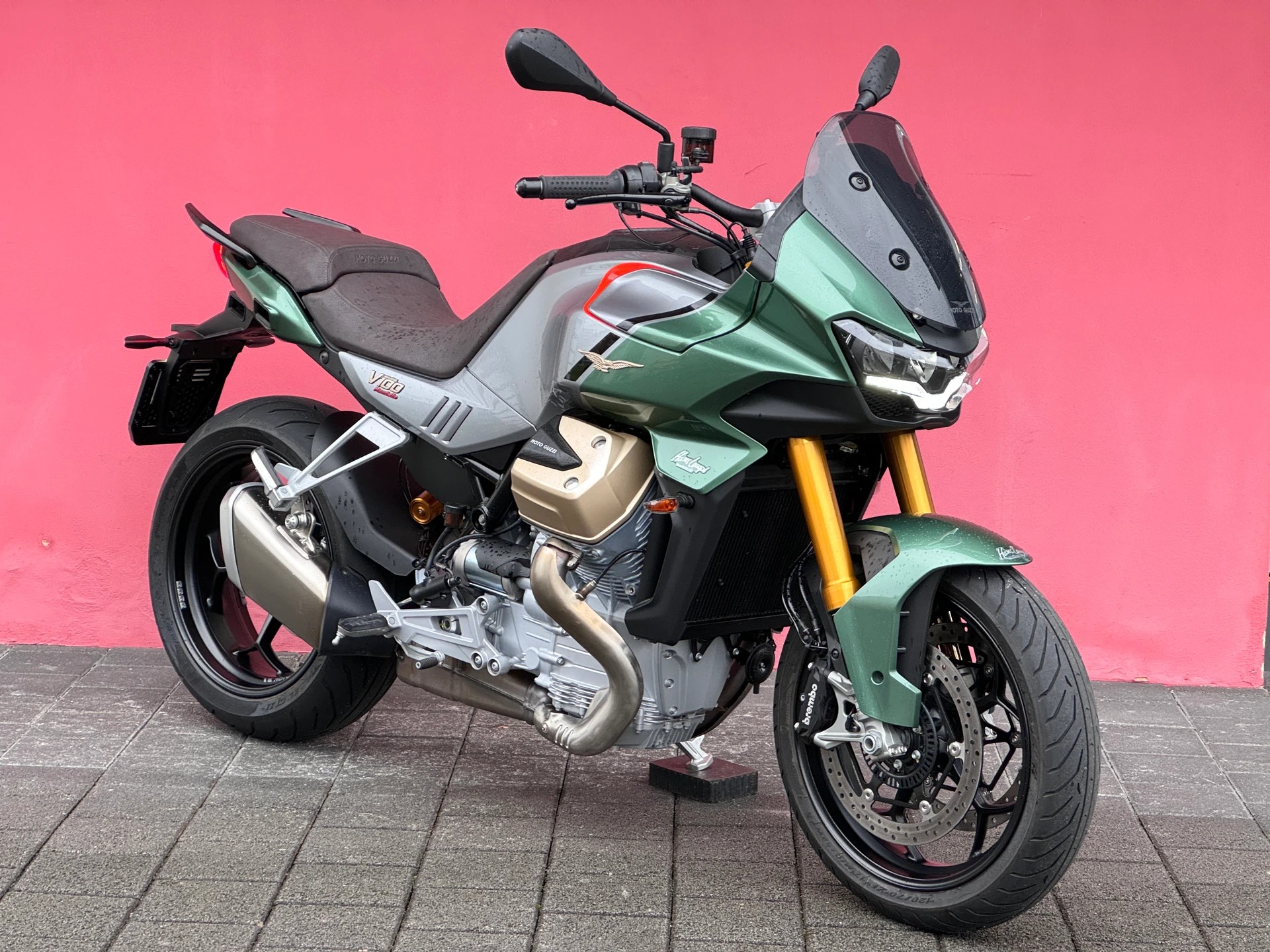 MOTO GUZZI V100 Mandello S-showroom-element-1