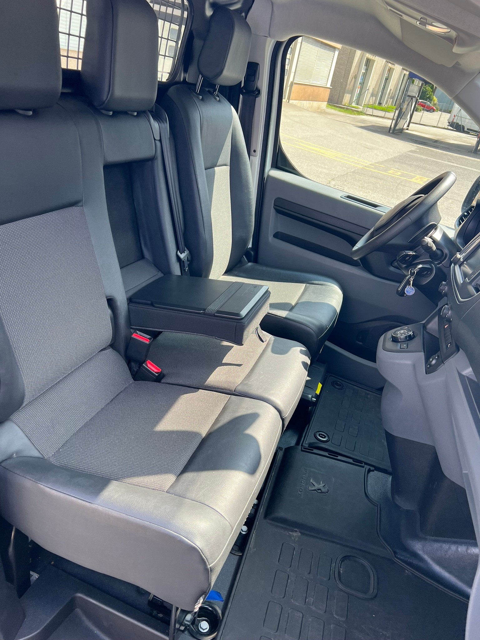 PEUGEOT Expert 2.0 BlueHDi 140 S&S Premium Long EAT8-image-12