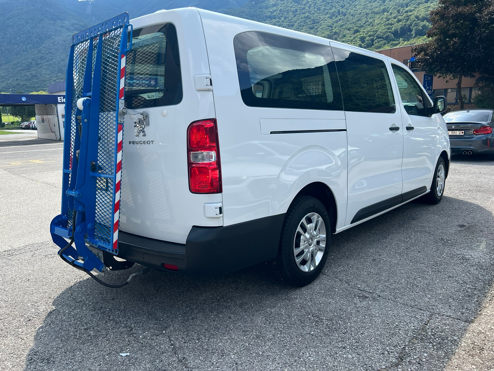PEUGEOT Expert 2.0 BlueHDi 140 S&S Premium Long EAT8-image-4