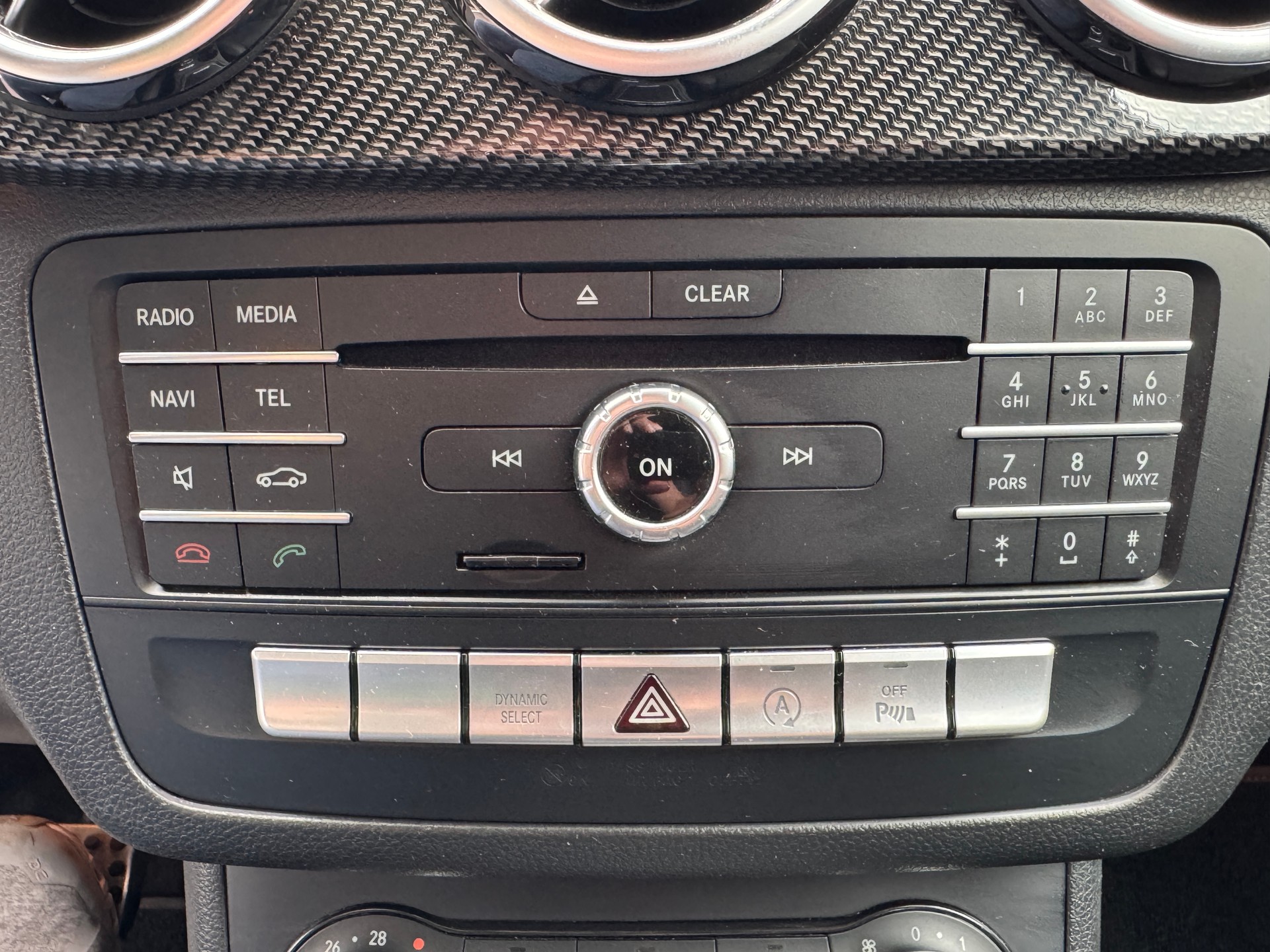 MERCEDES-BENZ B 250 AMG Line 7G-DCT-image-26