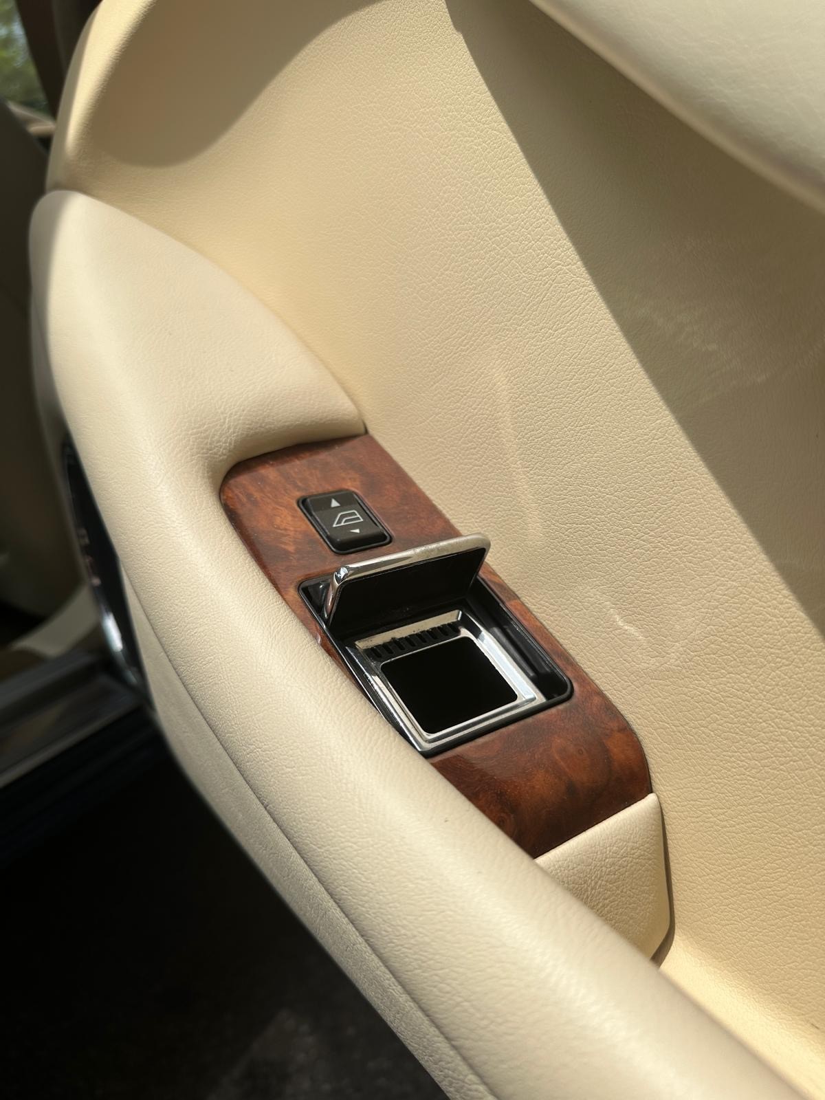 JAGUAR XJ 4.0 Sovereign-image-10