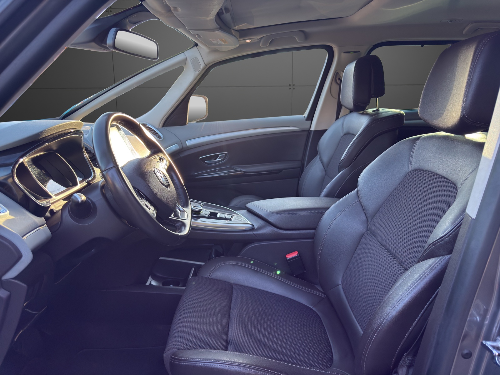 RENAULT Espace 1.6 dCi 160 Intens EDC-image-12