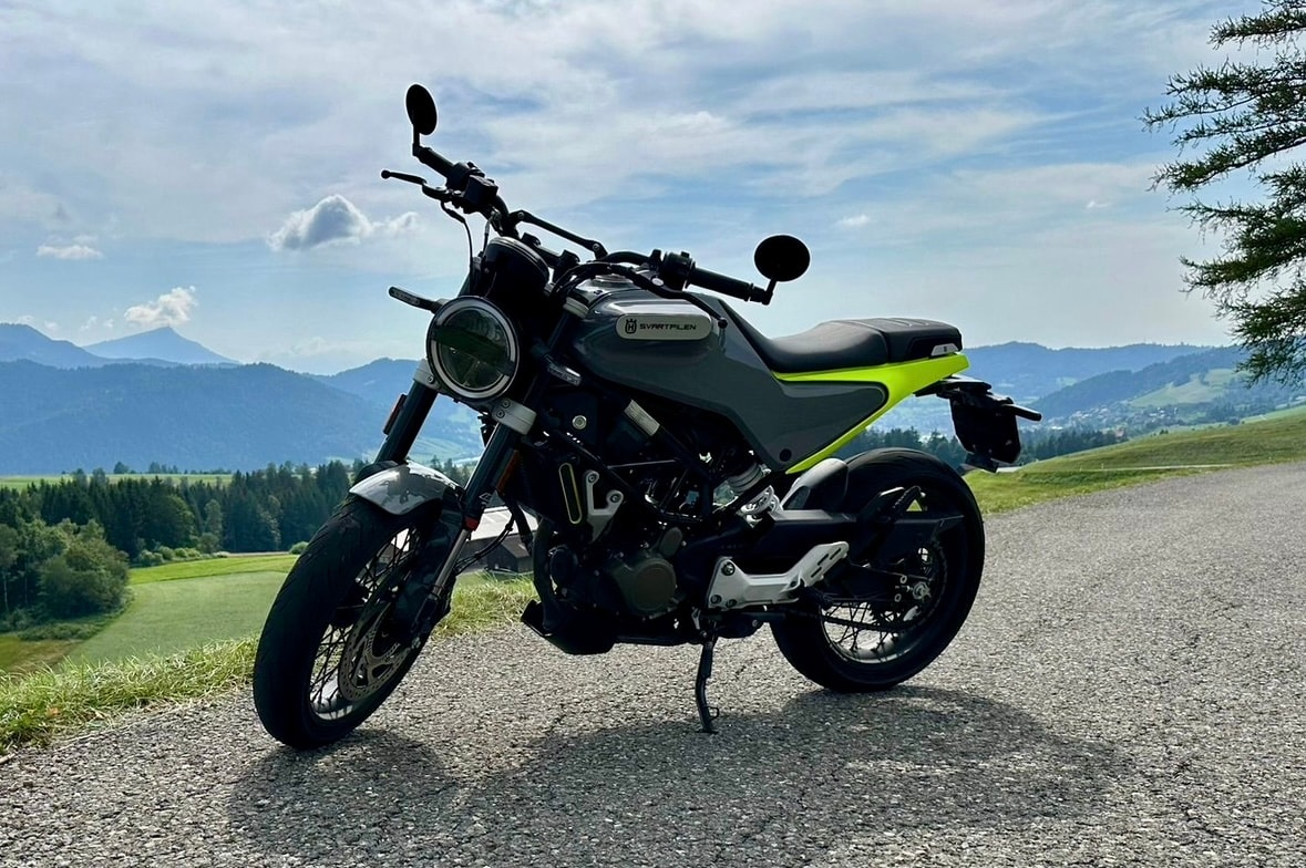 HUSQVARNA Svartpilen 125 Edition yellow grey-image-7