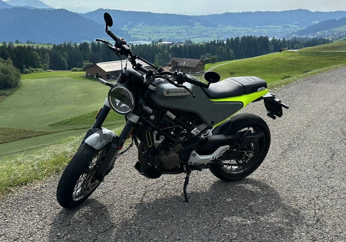 HUSQVARNA Svartpilen 125 Edition yellow grey-image-2