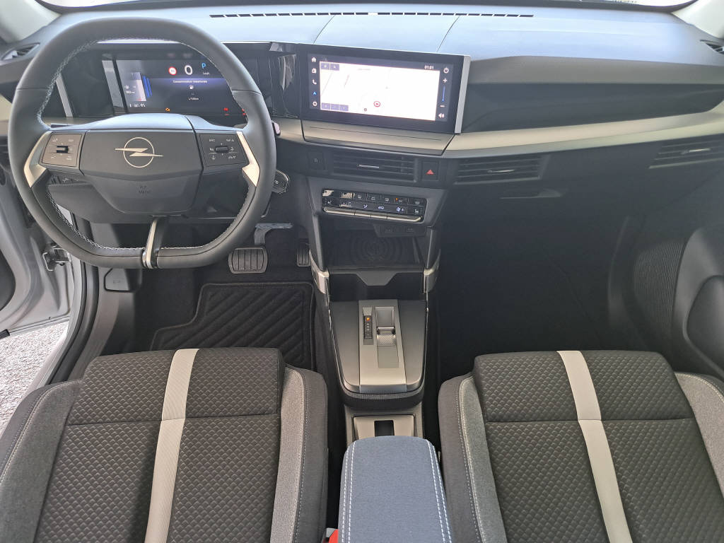 OPEL Frontera 1.2 T HEV 145cv GS - 7 places-image-13