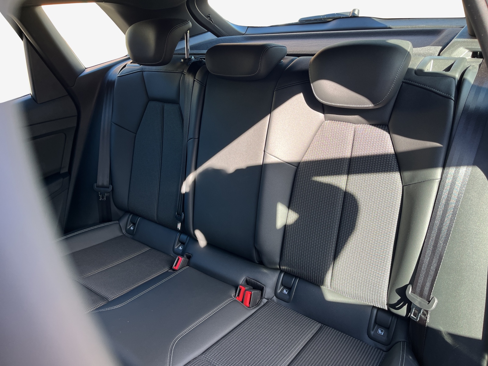 AUDI Q4 e-tron 50 quattro-image-12