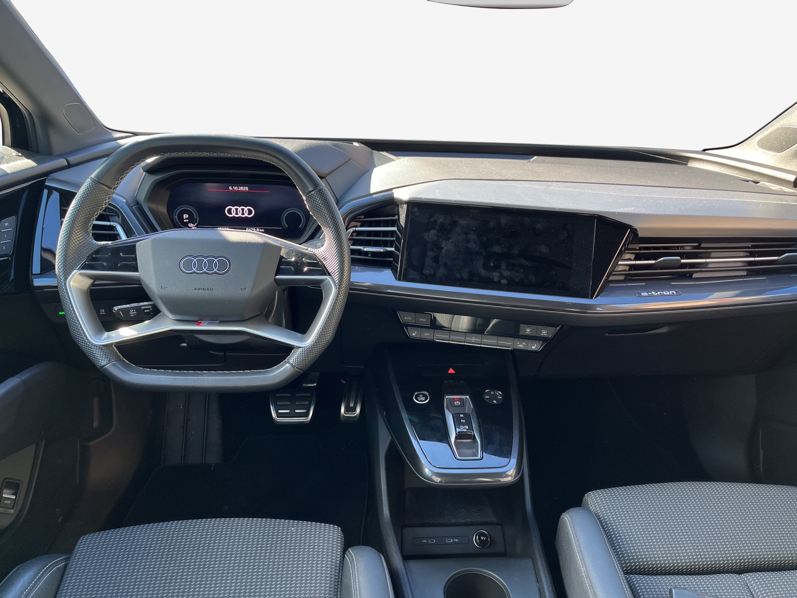 AUDI Q4 e-tron 50 quattro-image-9