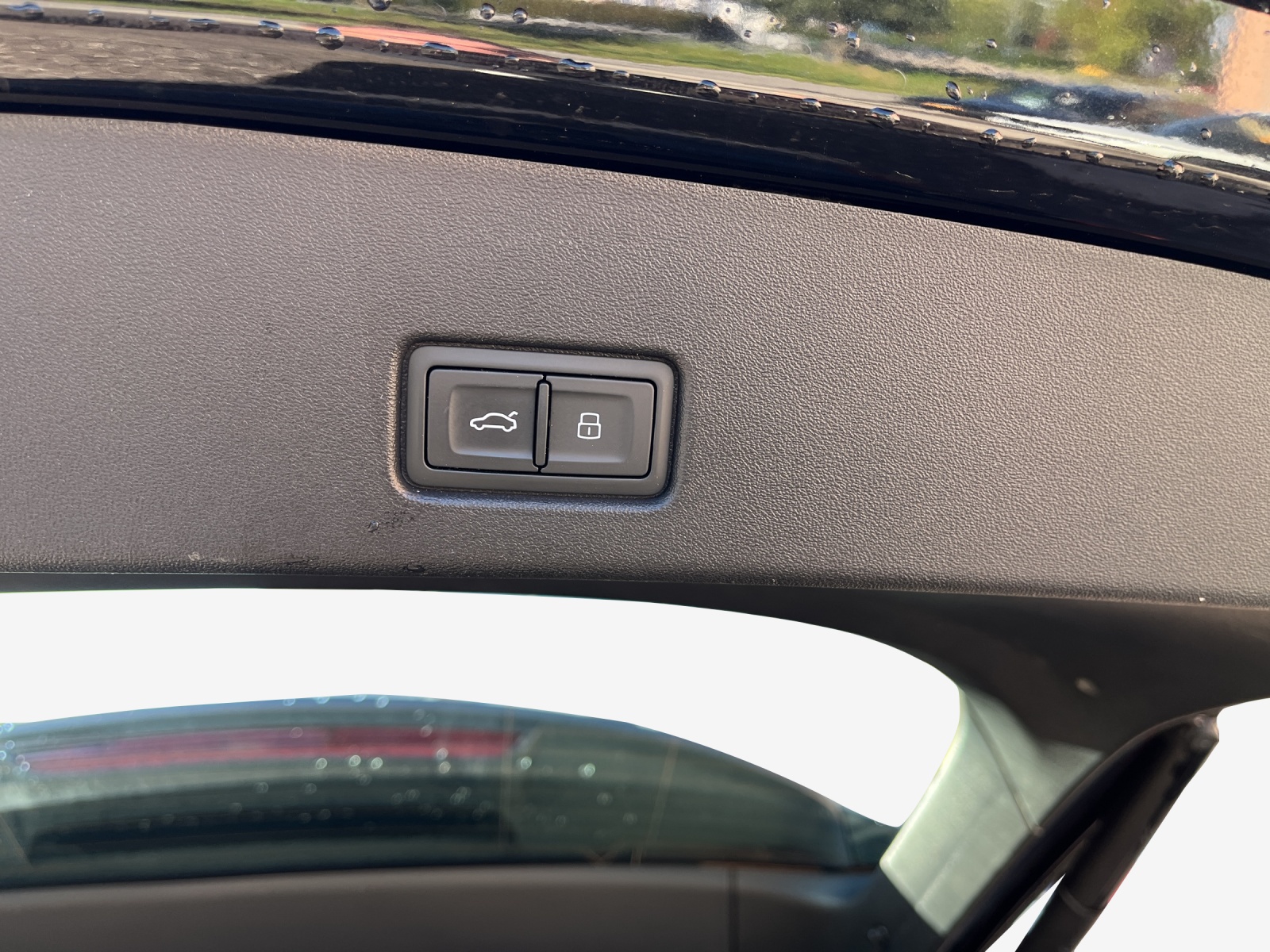 AUDI Q4 e-tron 50 quattro-image-14