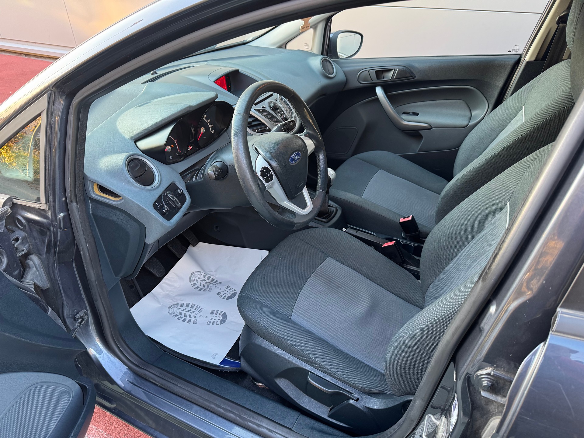 FORD Fiesta 1.6 16V TDCi Trend-image-8