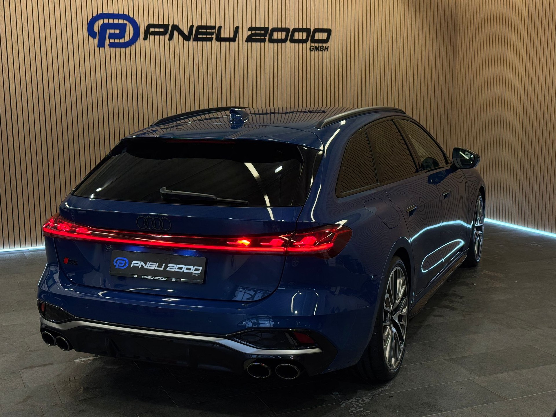 AUDI S5 Avant TFSI quattro S tronic-image-5