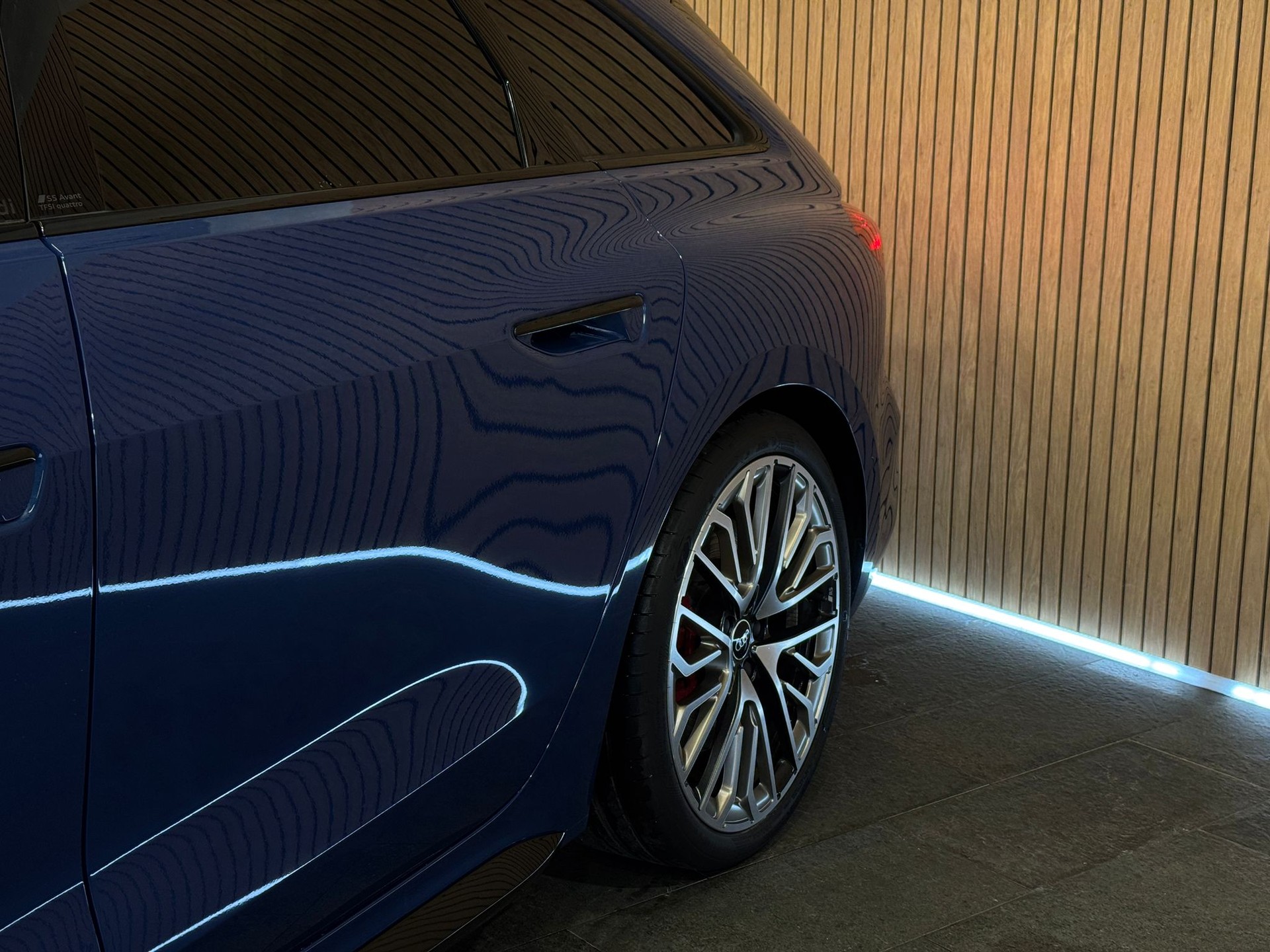 AUDI S5 Avant TFSI quattro S tronic-image-2