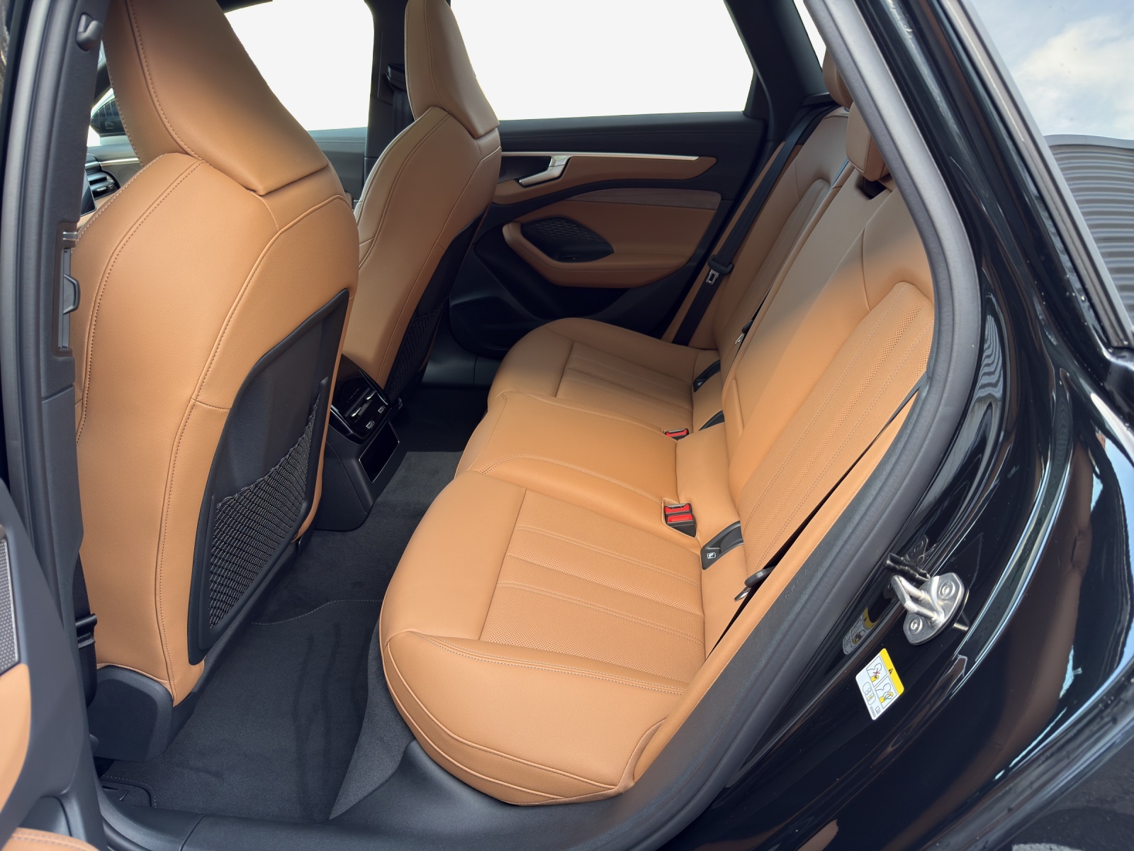 AUDI A6 Avant TDI quattro 150 kW S tronic-image-11