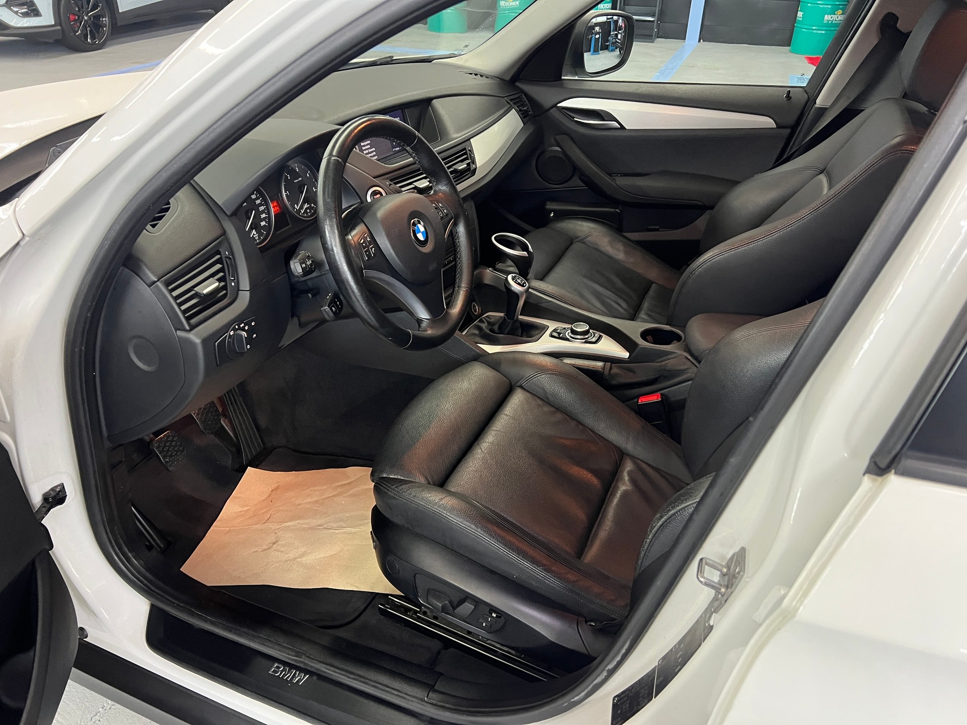 BMW X1 sDrive 20d "mit Garantie möglich"-image-5