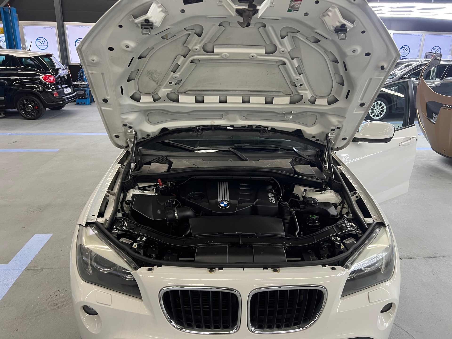 BMW X1 sDrive 20d "mit Garantie möglich"-image-4