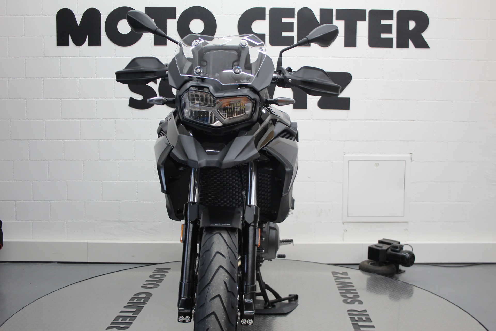 BMW F 800 GS-showroom-element-2