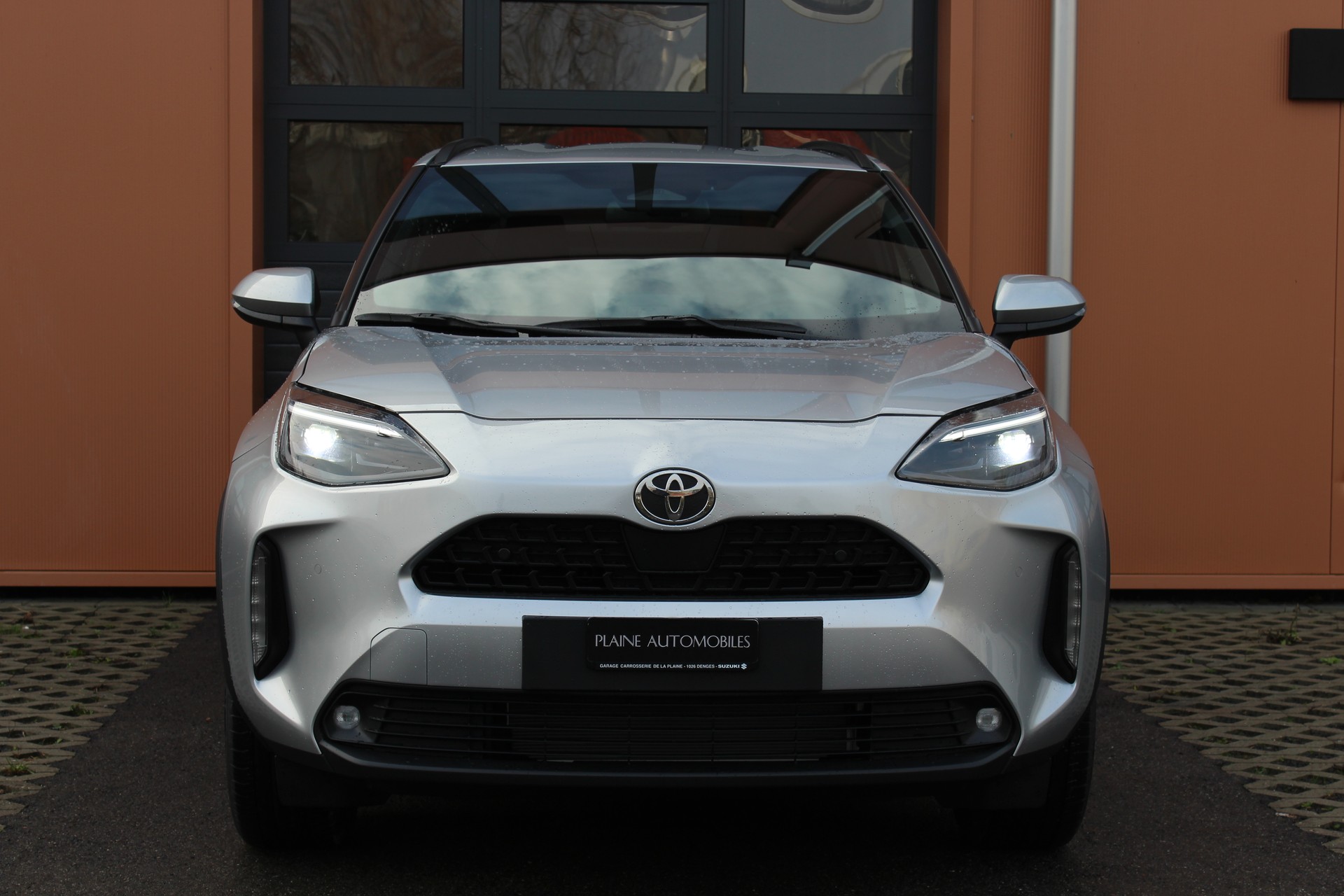 TOYOTA Yaris Cross 1.5 Trend AWDi e-CVT 4x4 - "Garantie 15 ans * Caméra * Tempomat Adapt. * Clim Auto"-image-1