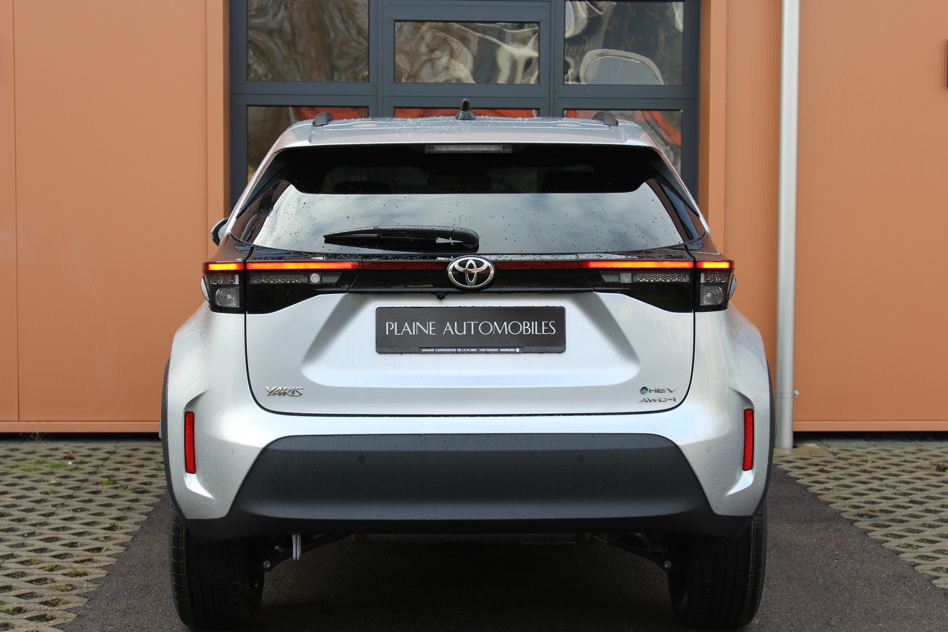 TOYOTA Yaris Cross 1.5 Trend AWDi e-CVT 4x4 - "Garantie 15 ans * Caméra * Tempomat Adapt. * Clim Auto"-image-6