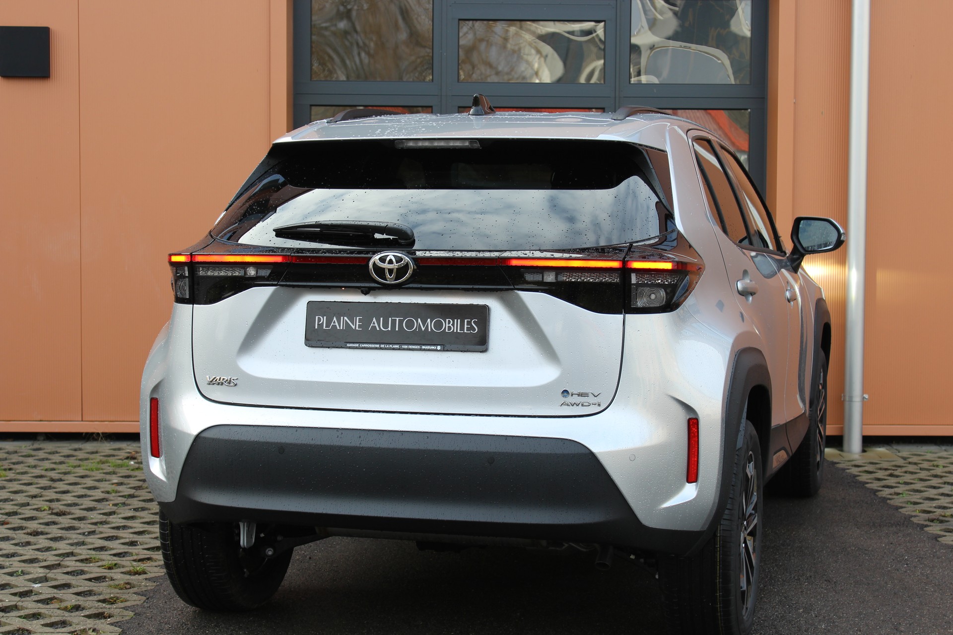 TOYOTA Yaris Cross 1.5 Trend AWDi e-CVT 4x4 - "Garantie 15 ans * Caméra * Tempomat Adapt. * Clim Auto"-image-5