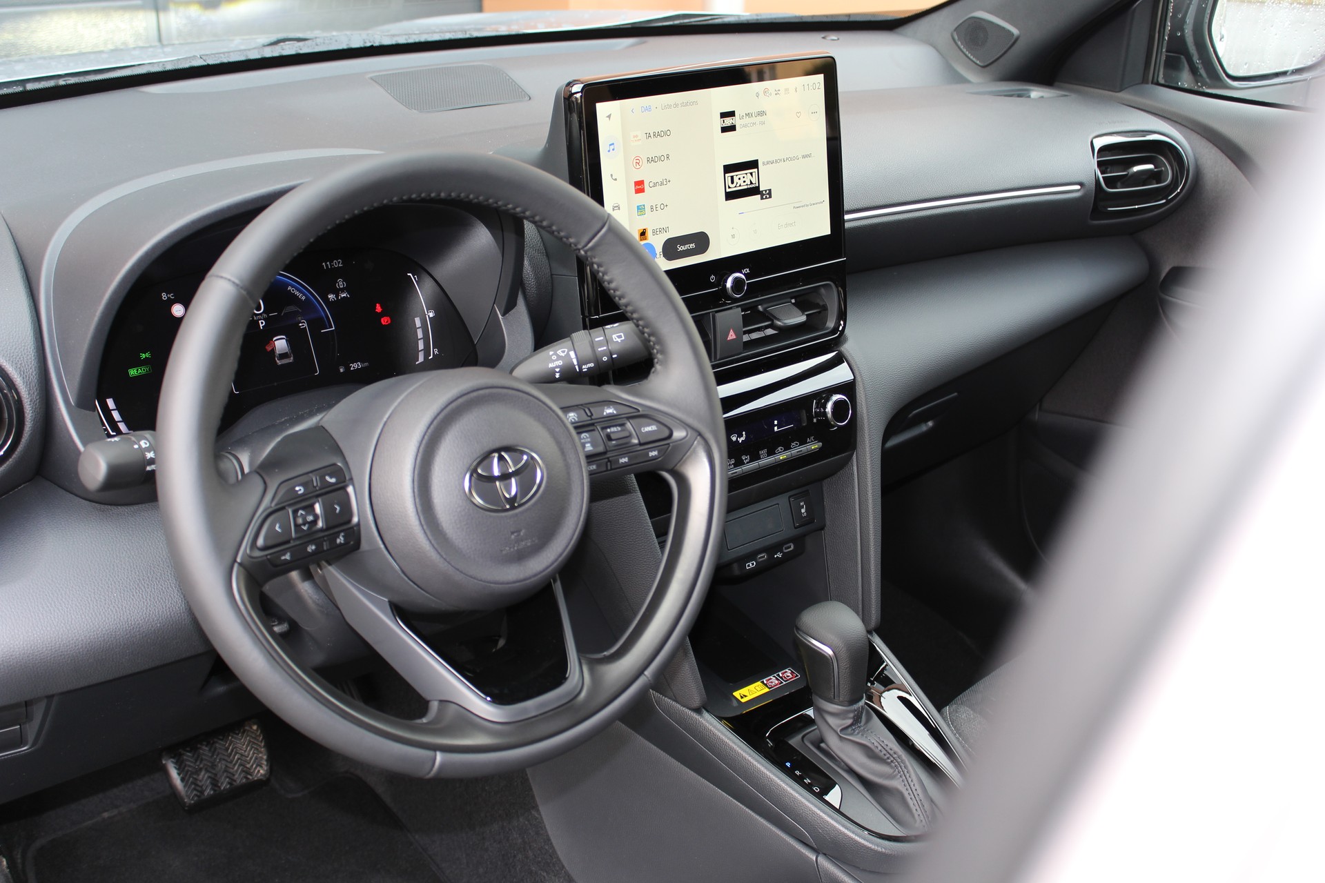 TOYOTA Yaris Cross 1.5 Trend AWDi e-CVT 4x4 - "Garantie 15 ans * Caméra * Tempomat Adapt. * Clim Auto"-image-8