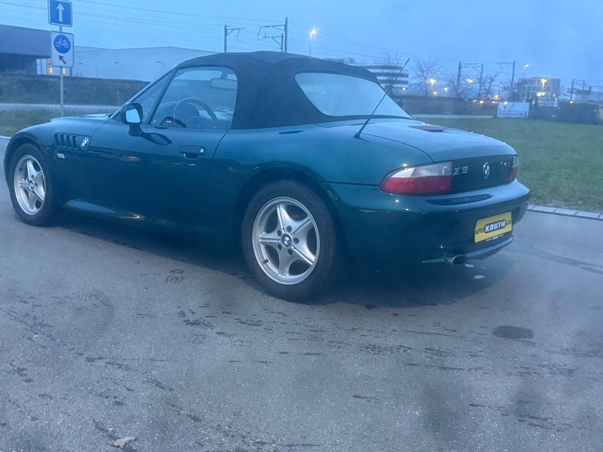 BMW Z3 1.9i Roadster - Cabrio-image-4