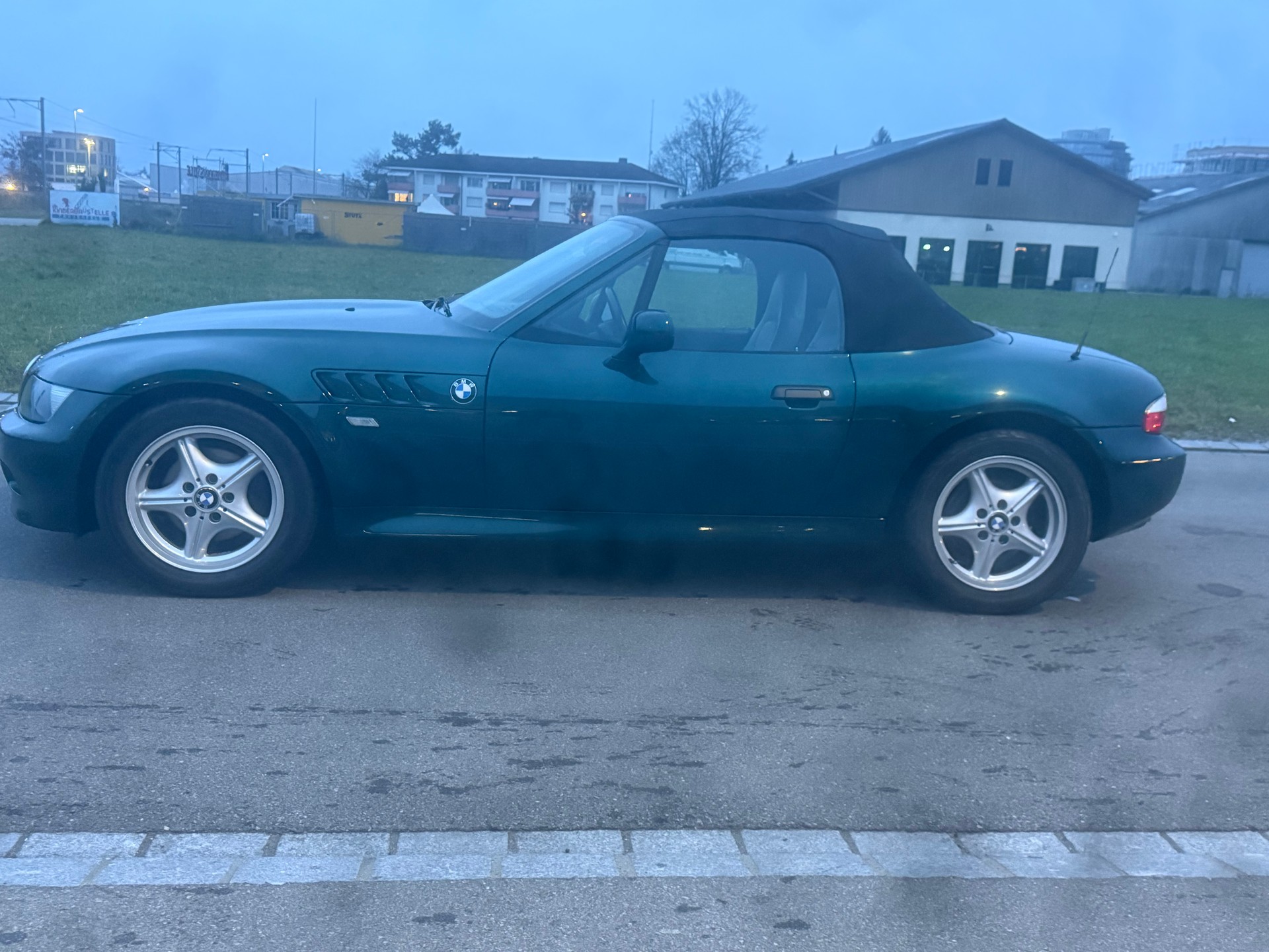 BMW Z3 1.9i Roadster - Cabrio-image-3