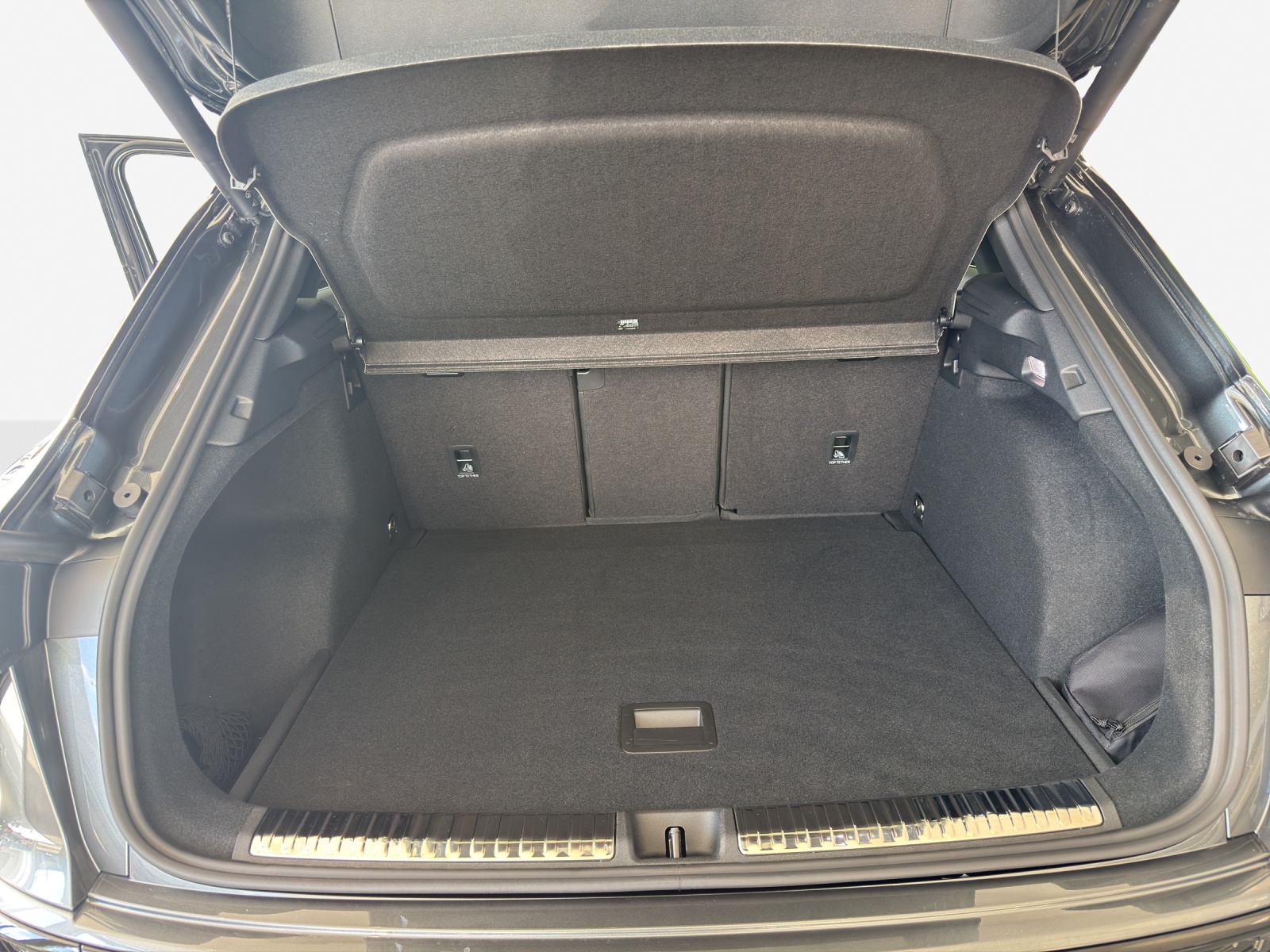 AUDI Q3 SUV 110 kW TFSI S tronic-image-12