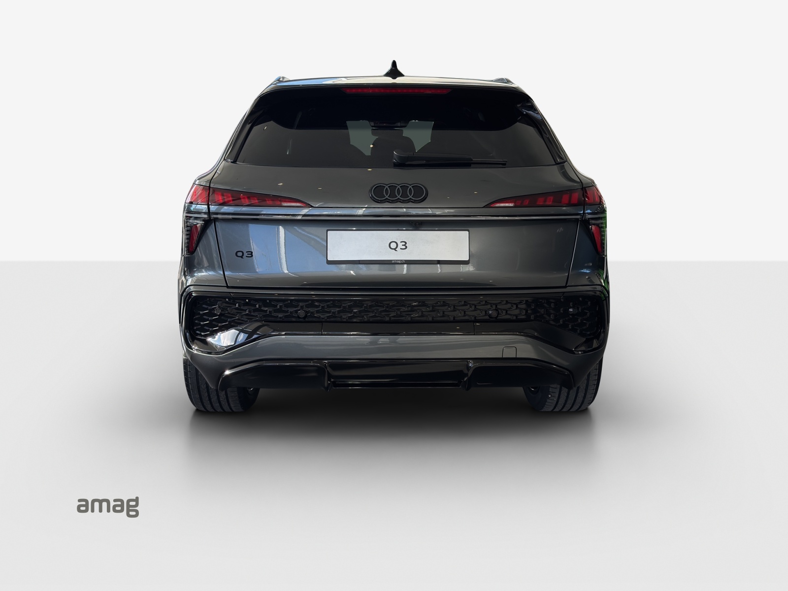 AUDI Q3 SUV 110 kW TFSI S tronic-image-3