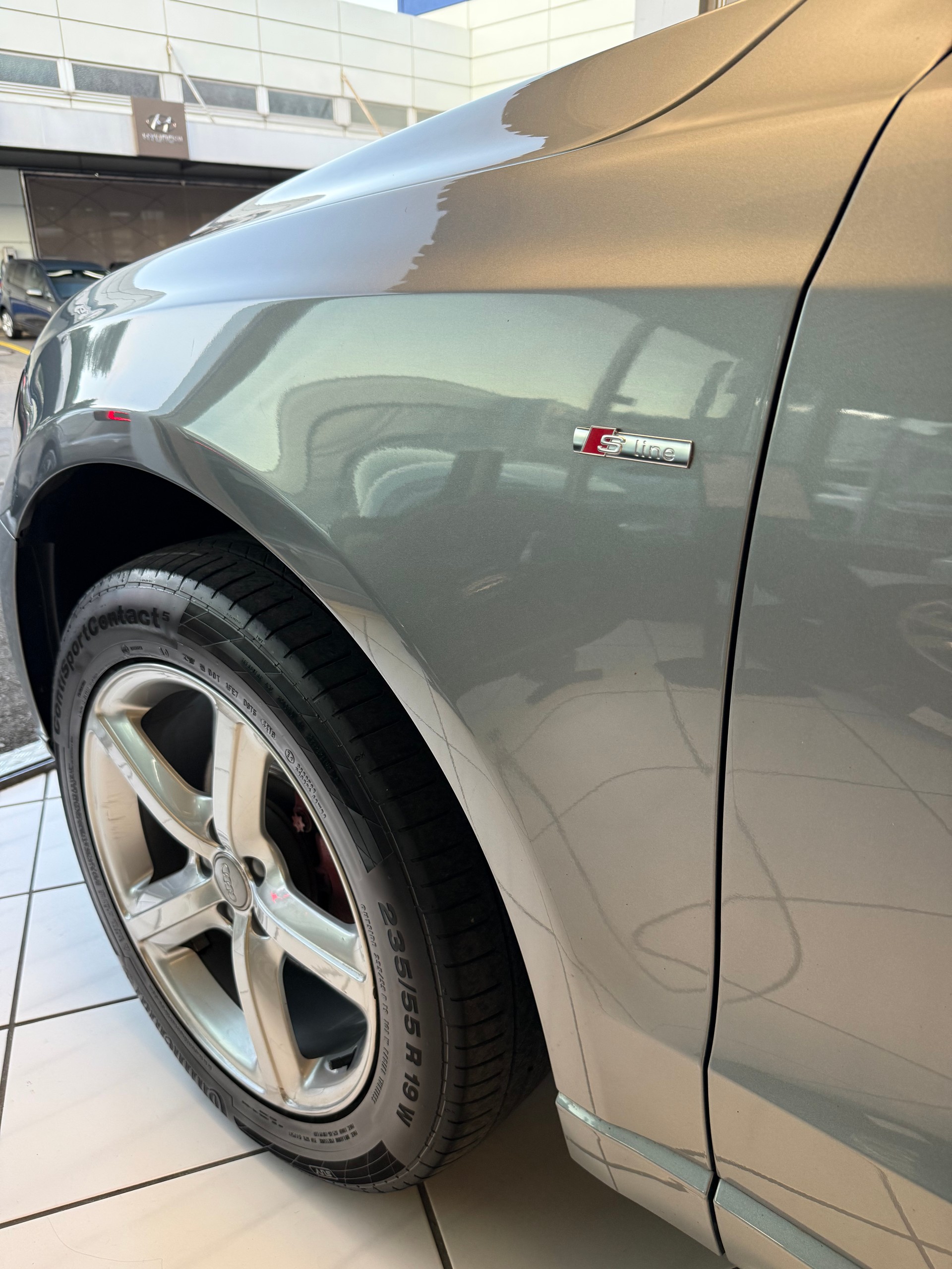 AUDI Q5 2.0 TDI S-Line Quattro S-tronic-image-18