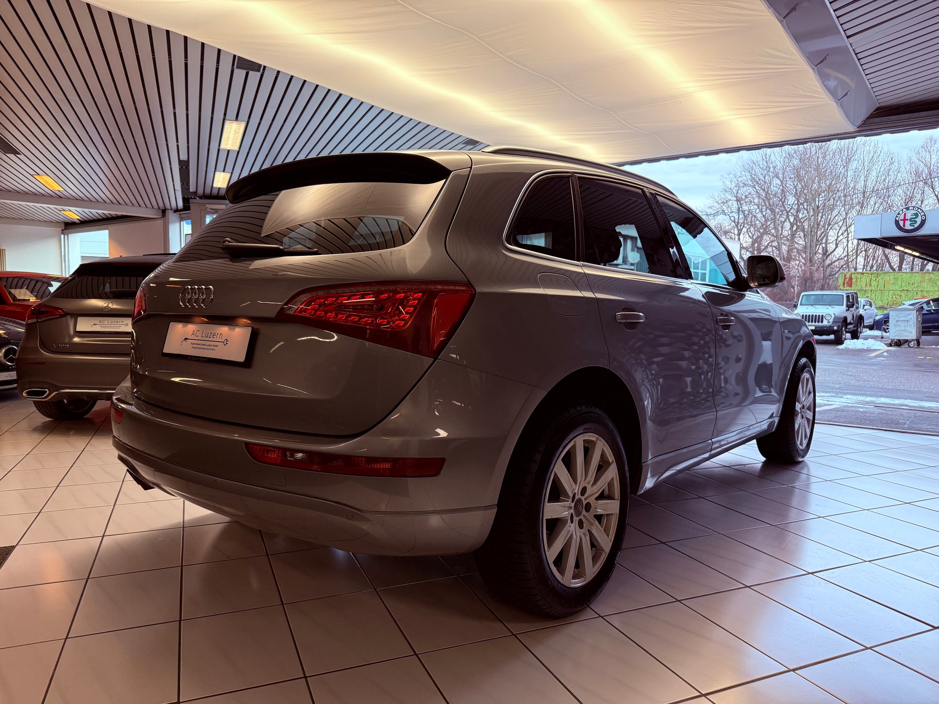 AUDI Q5 2.0 TDI S-Line Quattro S-tronic-image-2