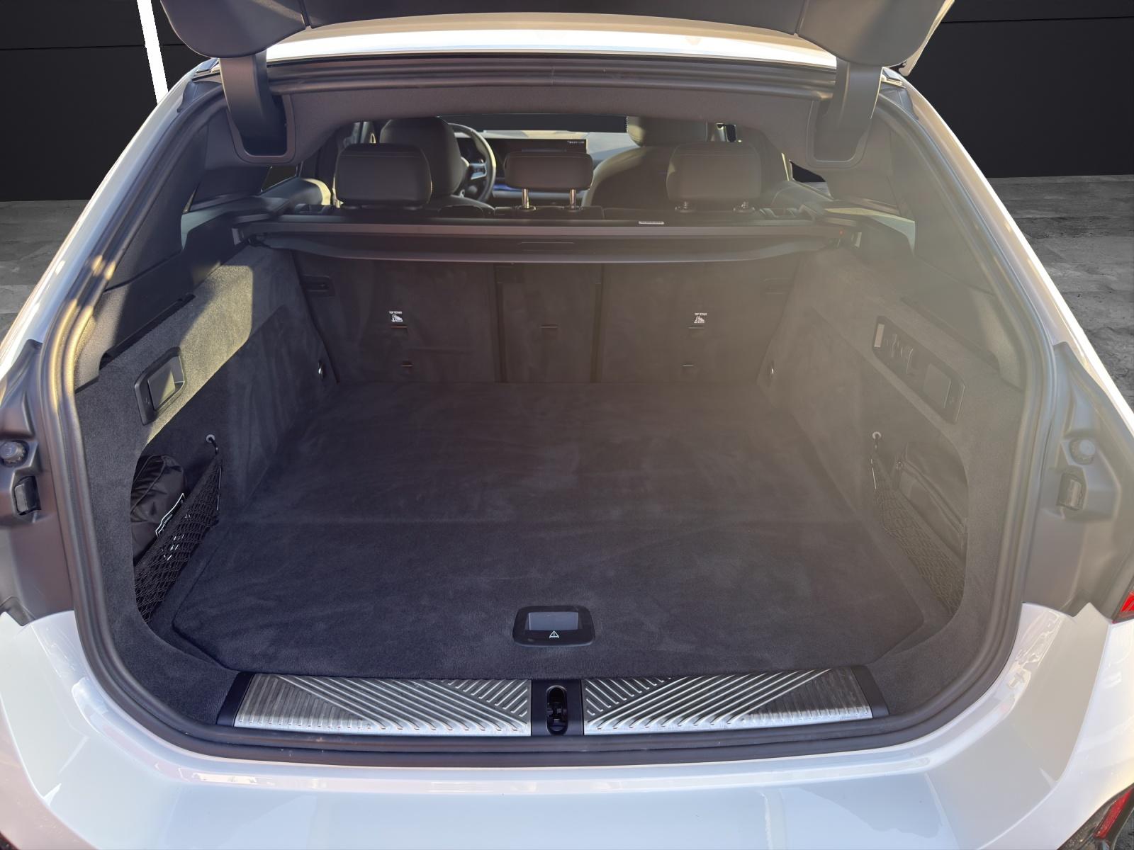 BMW 520d xDrive Touring-image-5