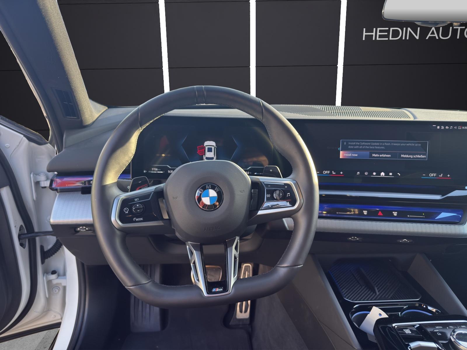 BMW 520d xDrive Touring-image-14
