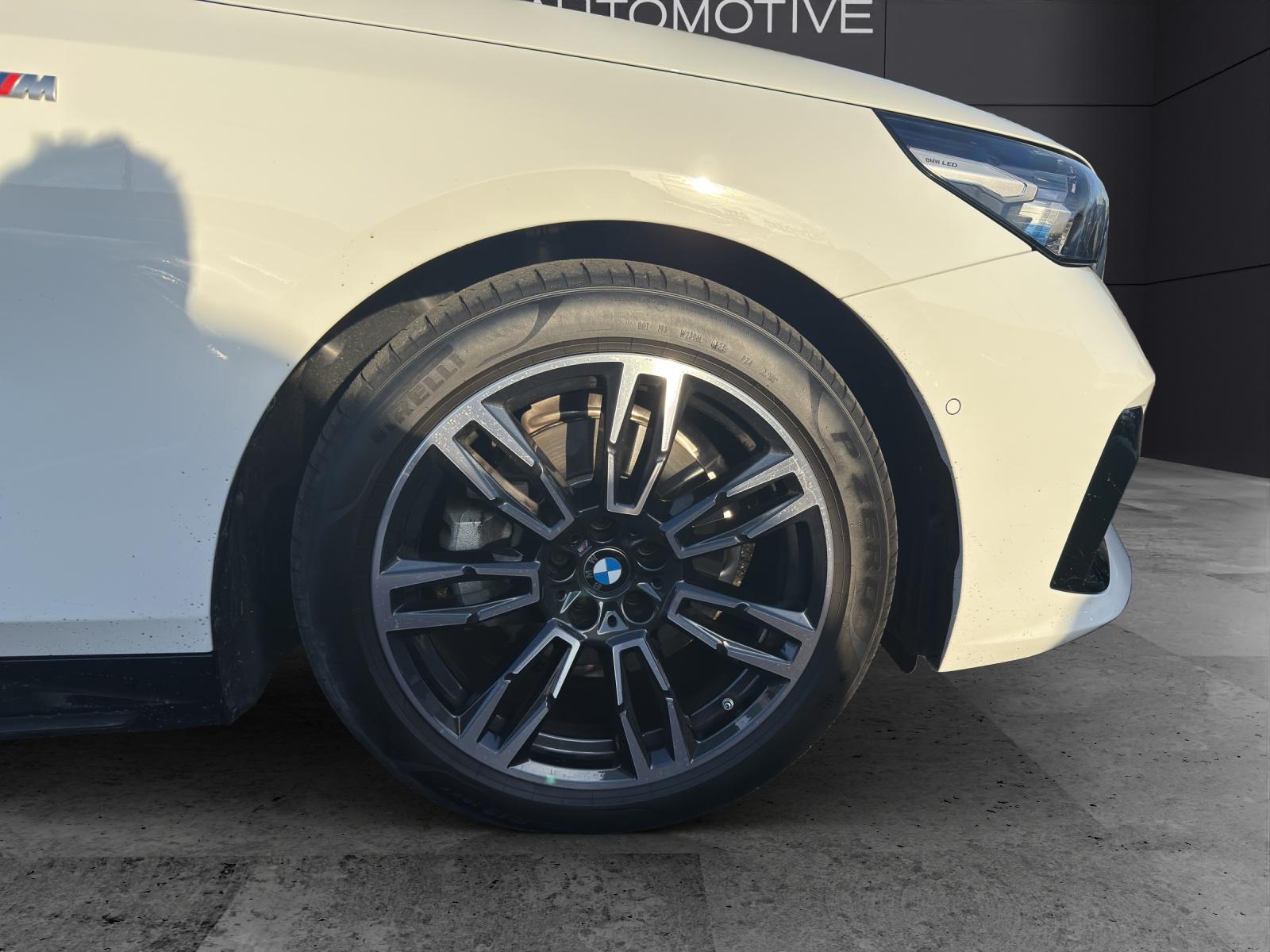 BMW 520d xDrive Touring-image-9