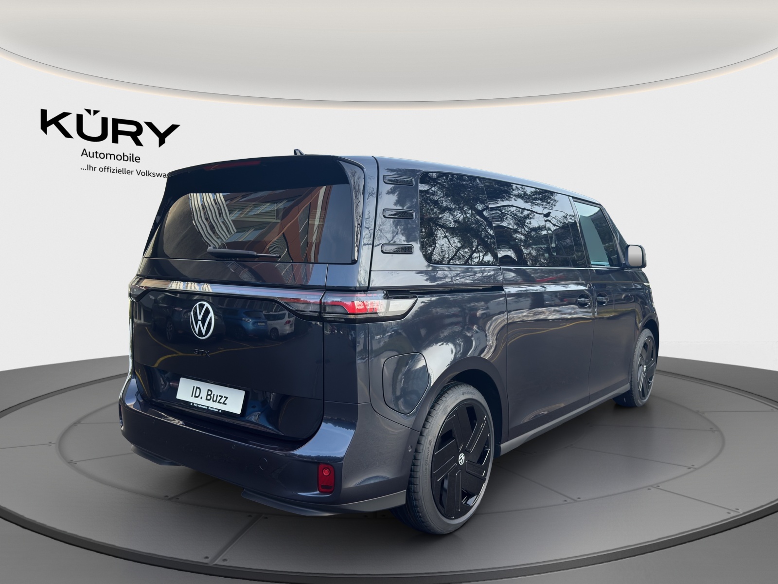 VW ID.Buzz LWB GTX 4 Motion-image-4